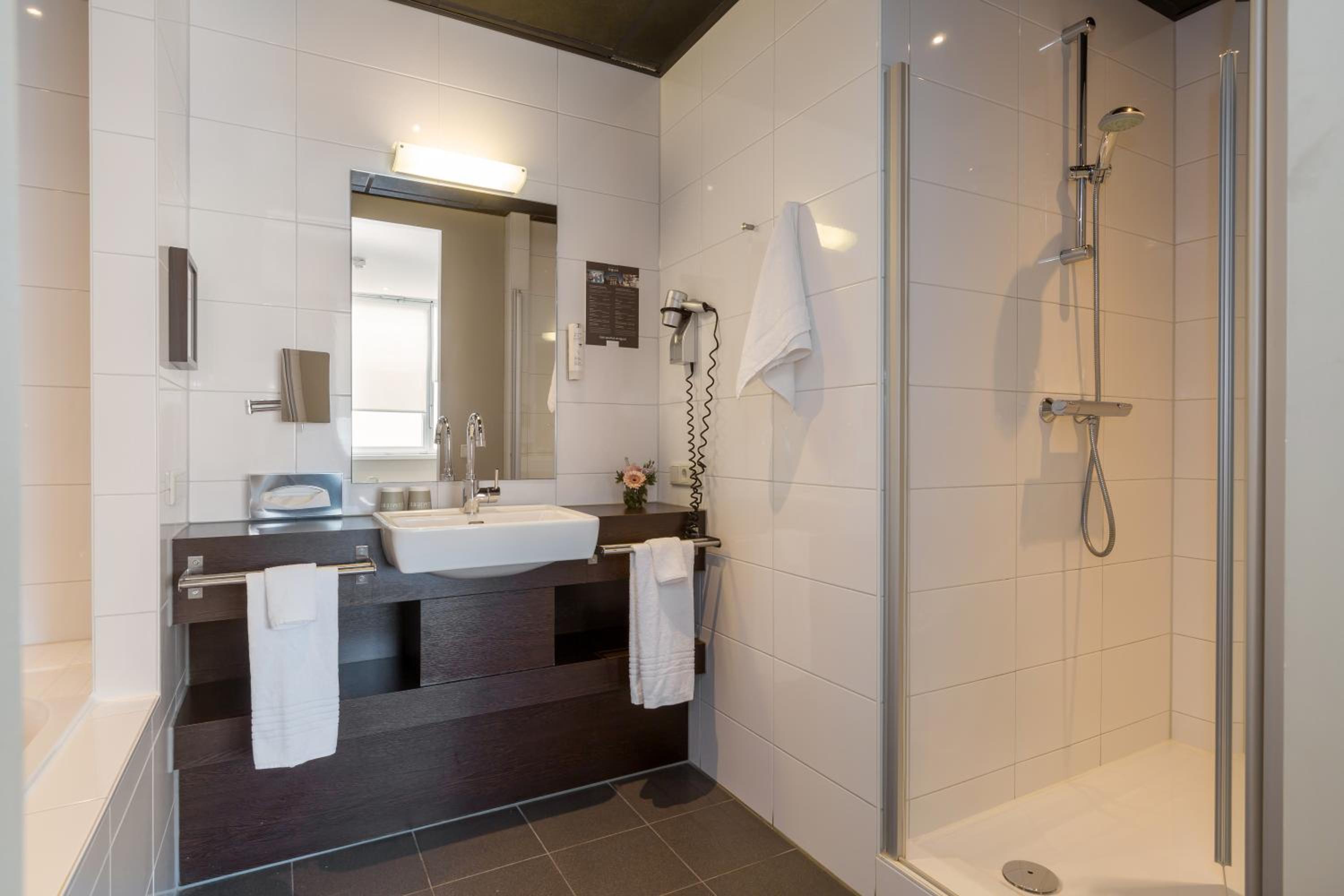 Executive Room - Photo 7