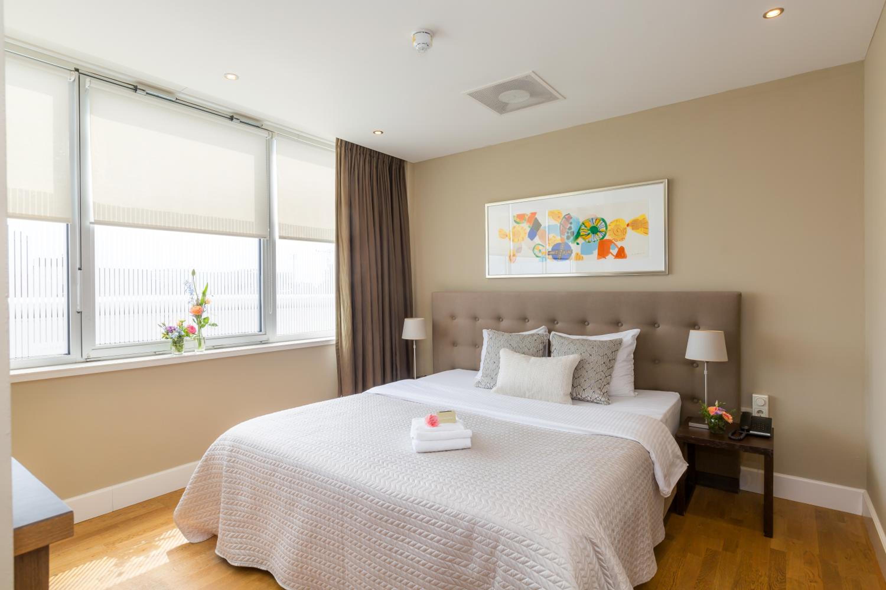 Executive Room - Photo 8