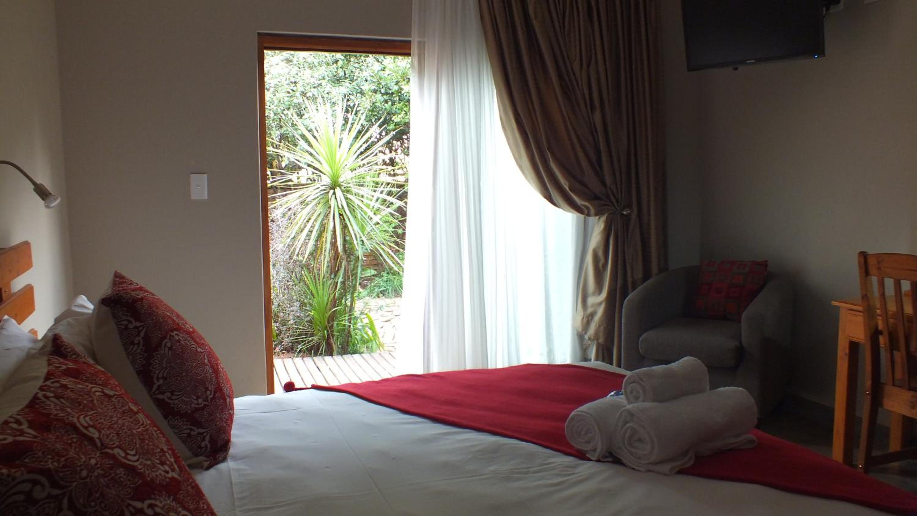 Standard Double Room - Photo 4