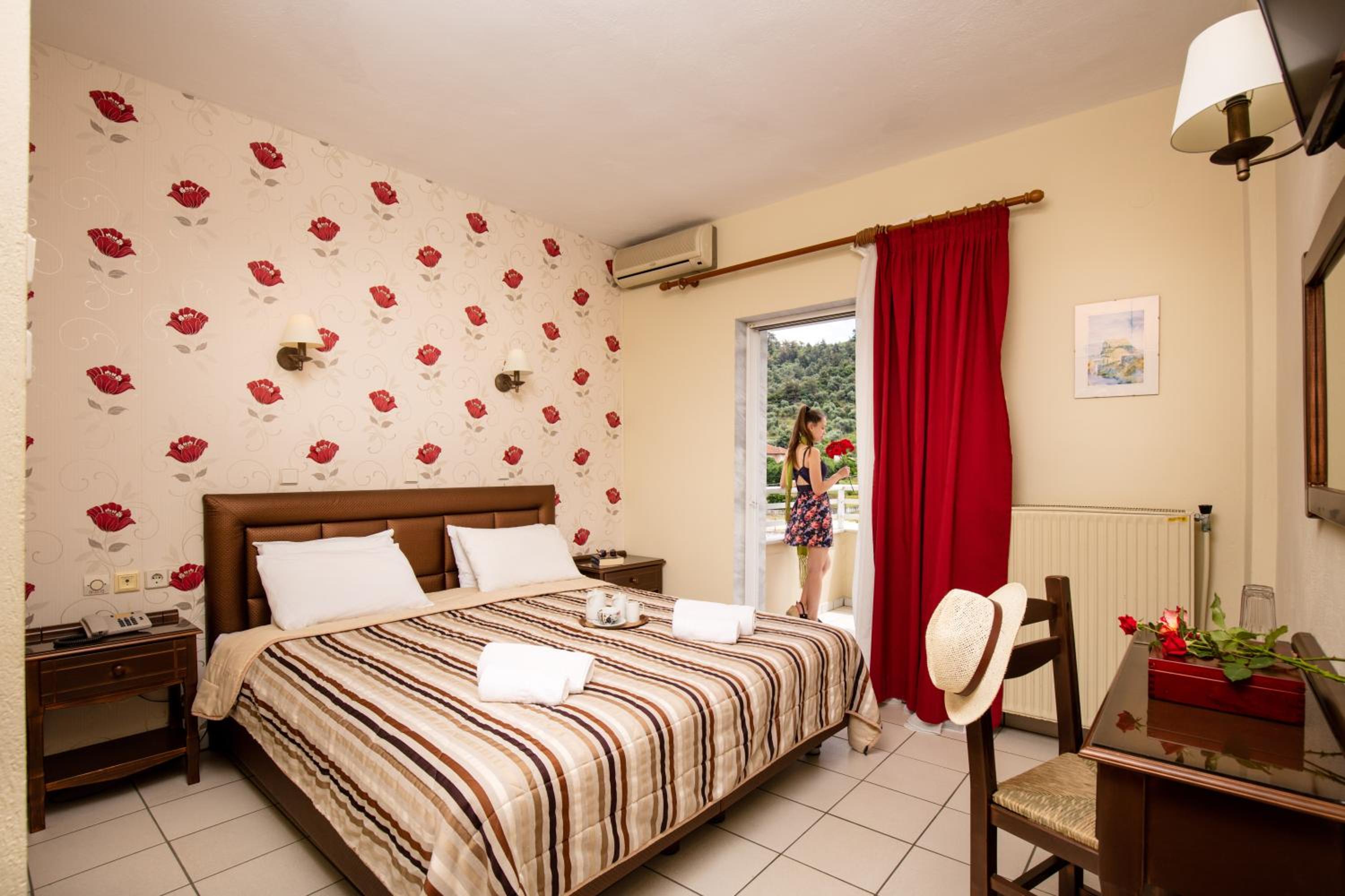Double or Twin Room - Photo 4