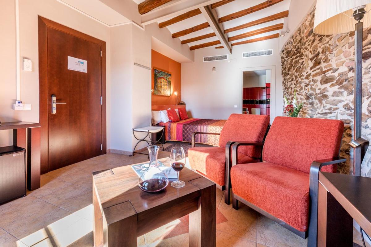 Double Room with Balcony and Vineyard View photo 3