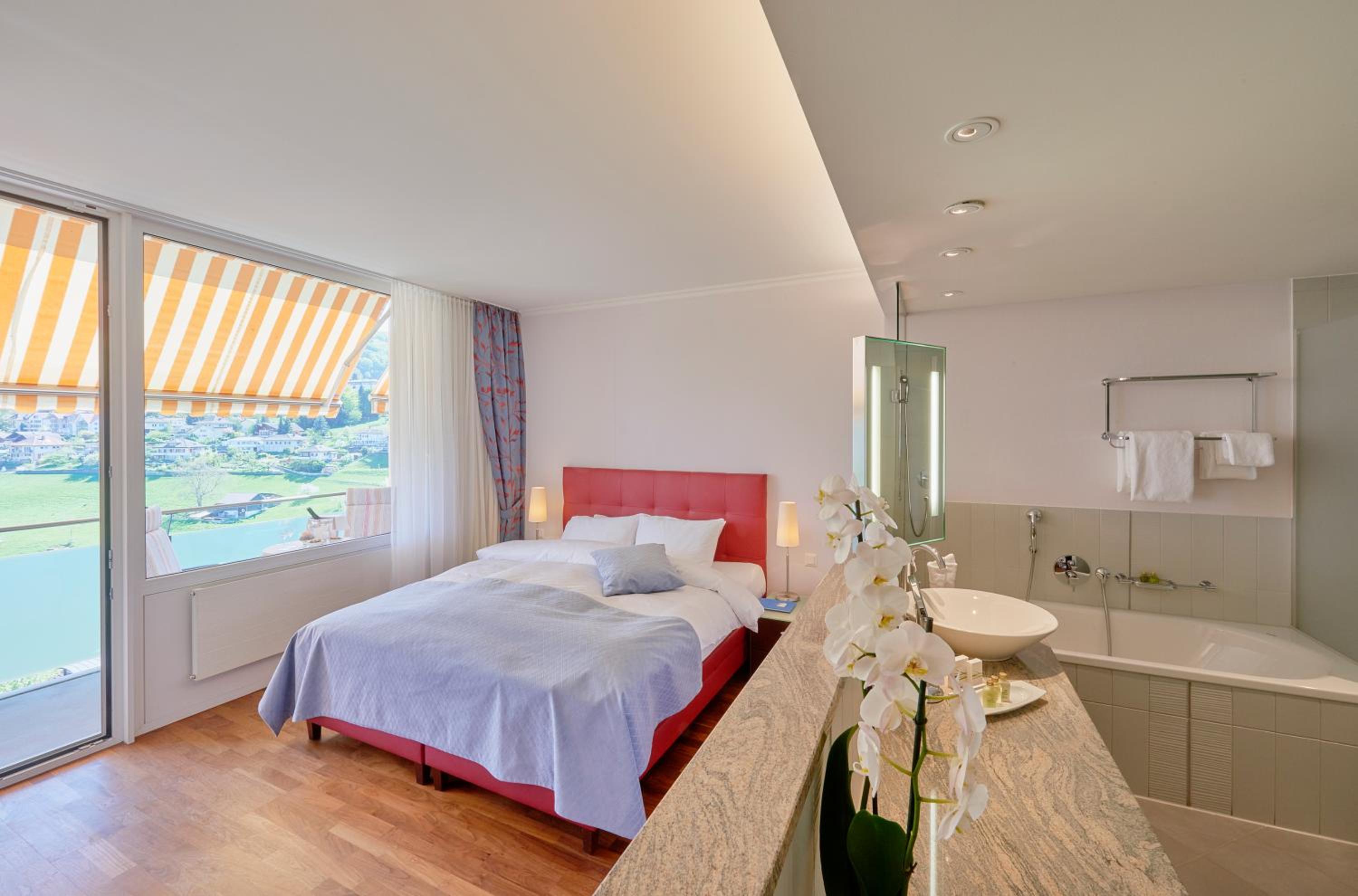 Junior Suite with Bay View - Photo 1