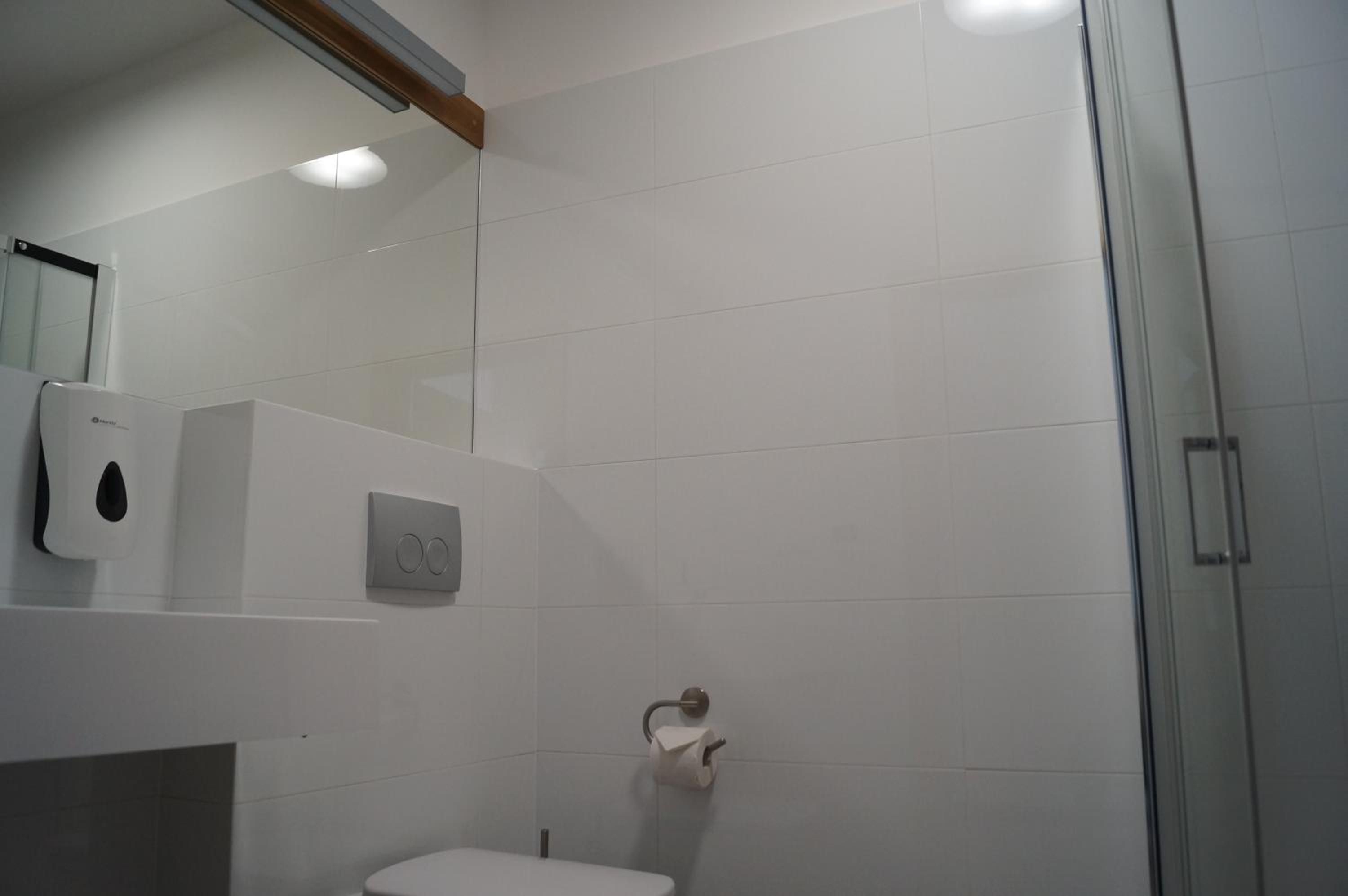 Double or Twin Room - Photo 6