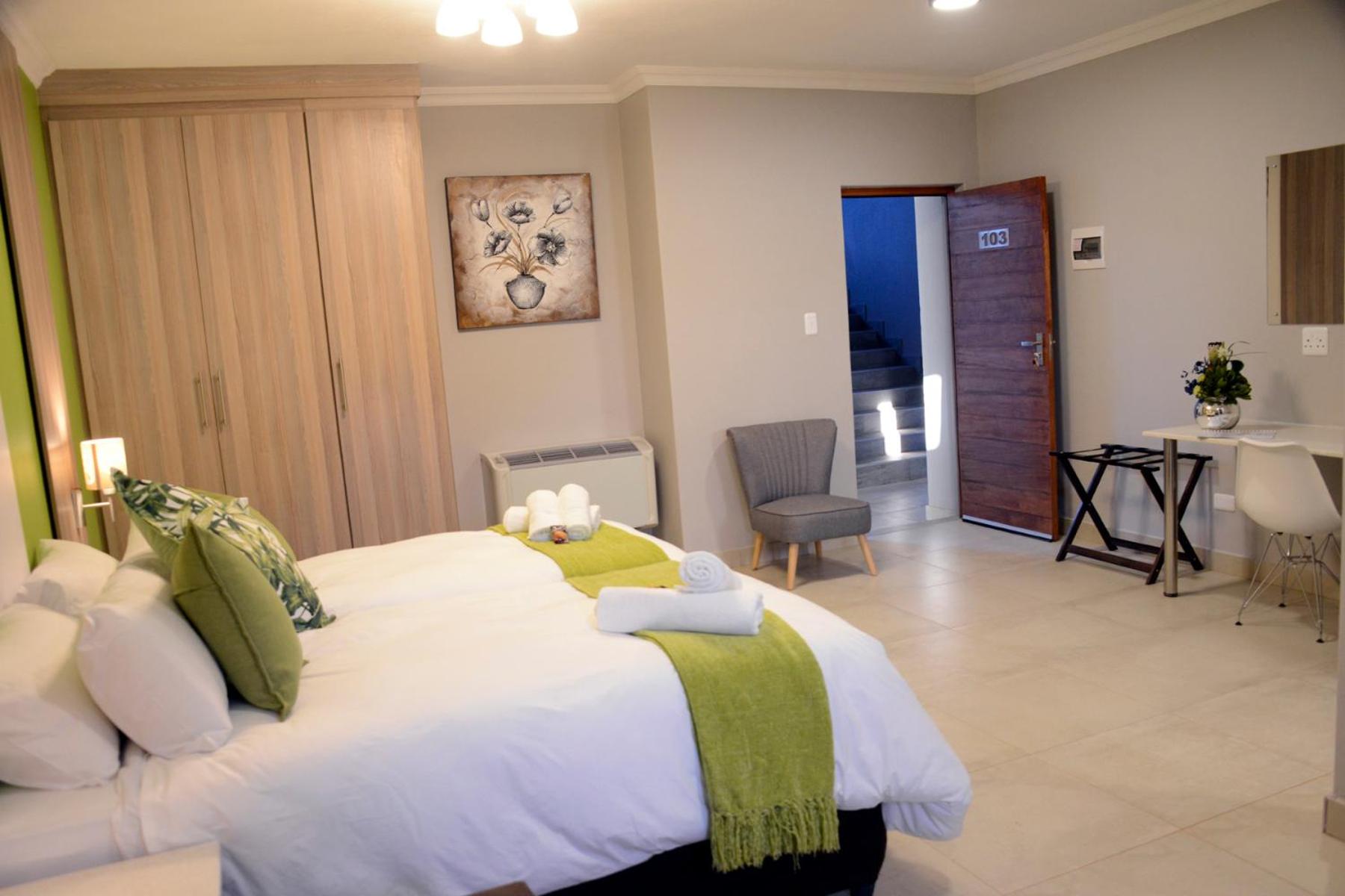 Deluxe Double Room with Shower photo 2