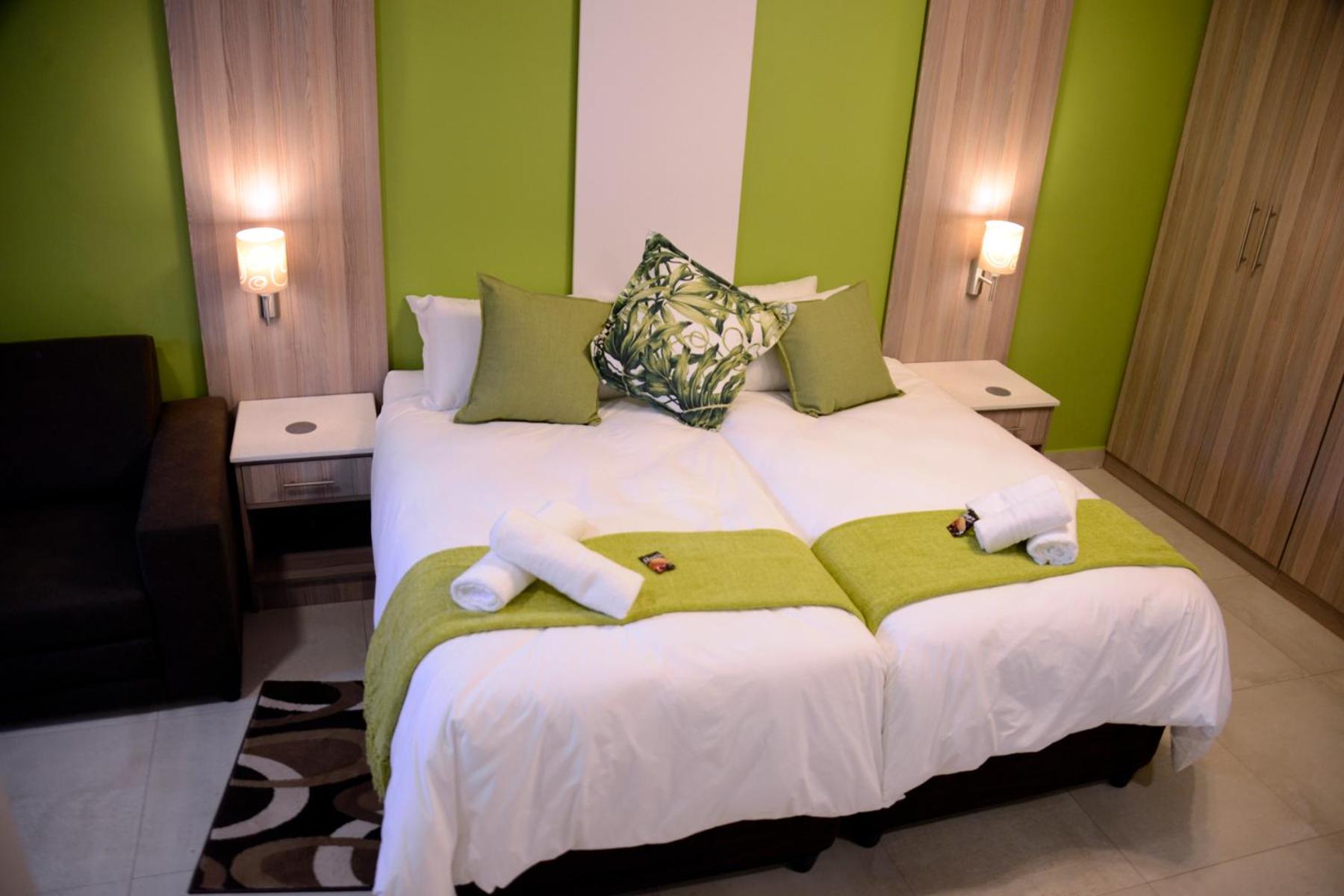 Deluxe Double Room with Shower photo 3