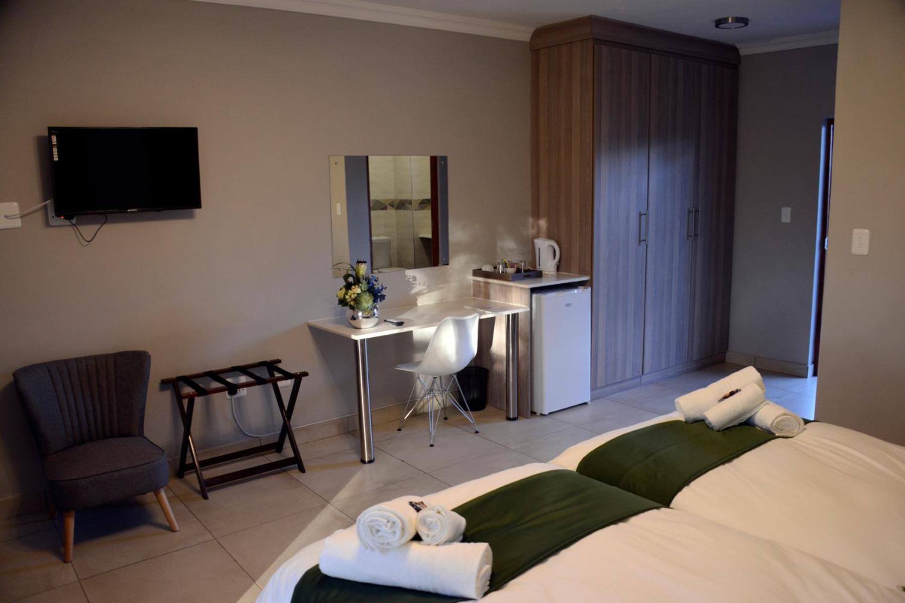 Double or Twin Room photo 2