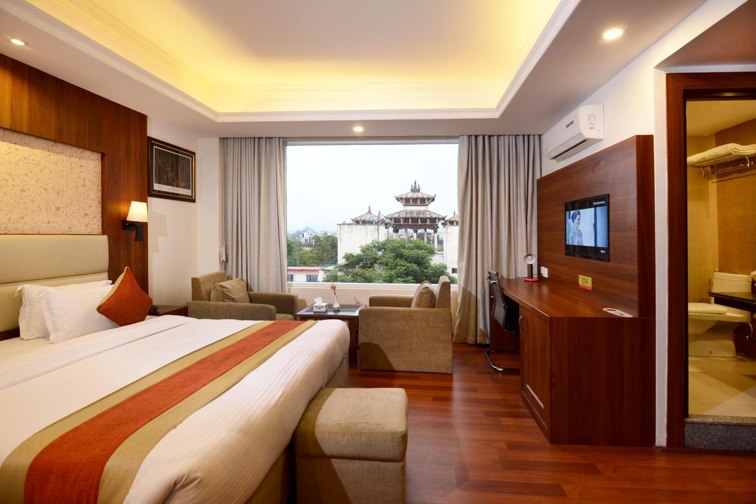 Deluxe Suite with City View