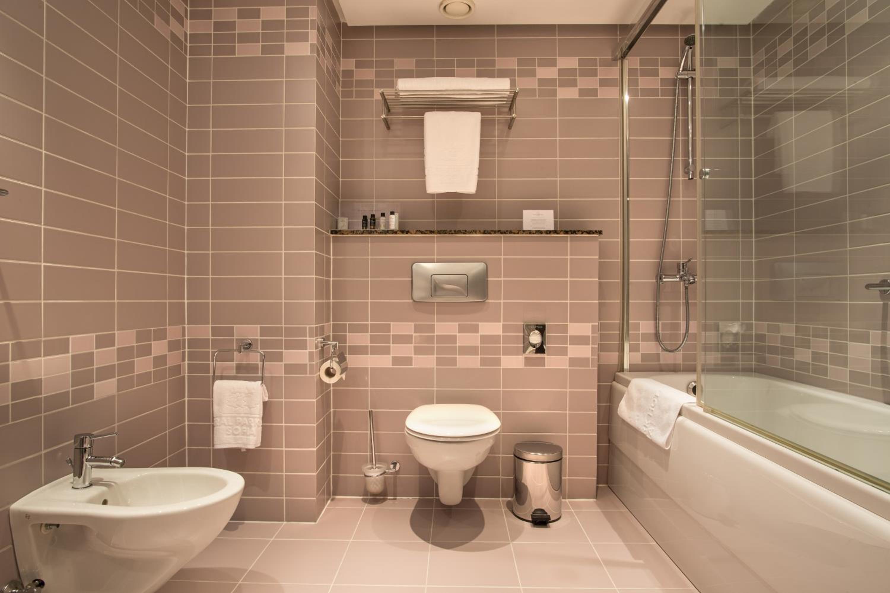 Panoramic One-bedroom Suite - High Floor - Photo 15