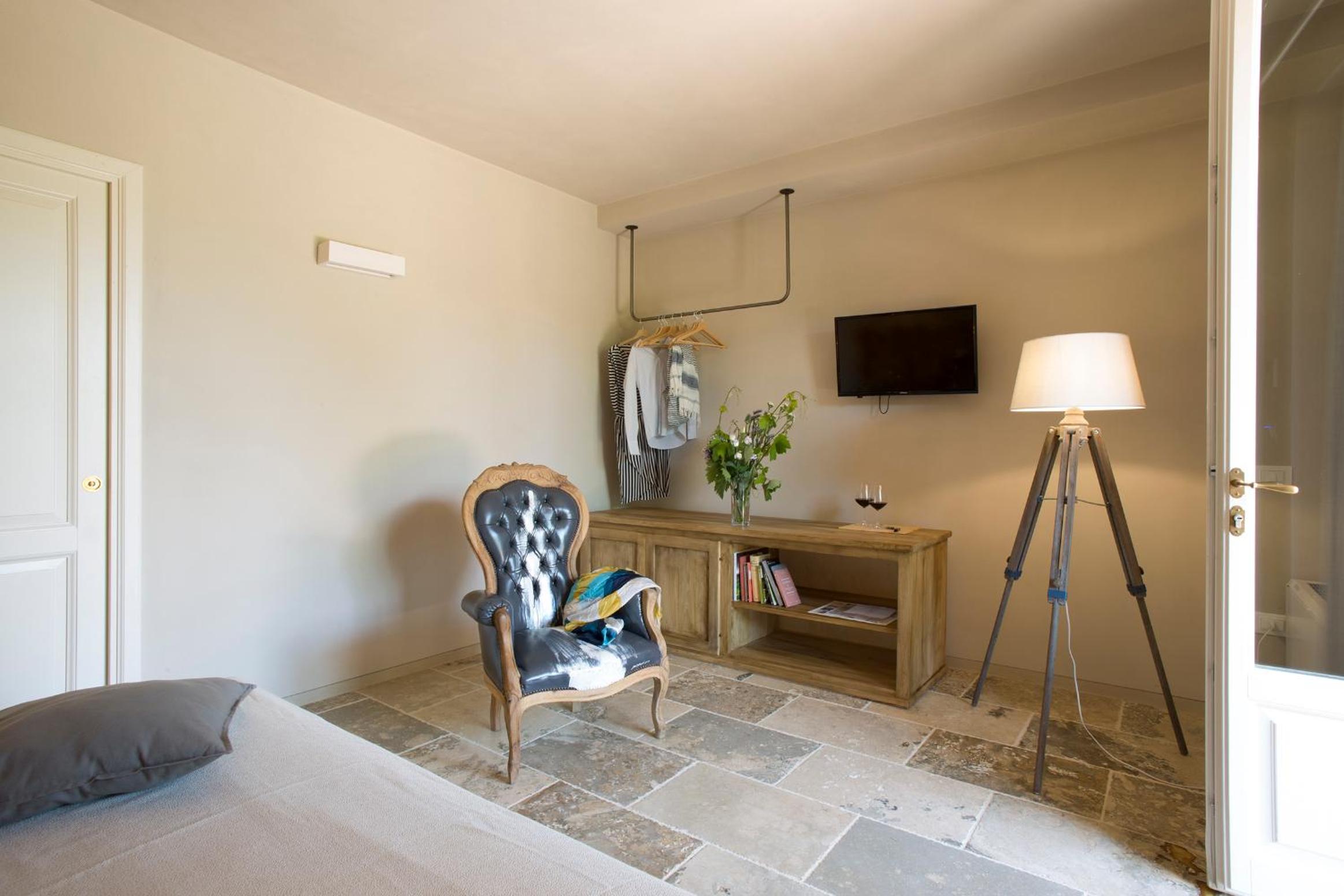 Double Room - Photo 3
