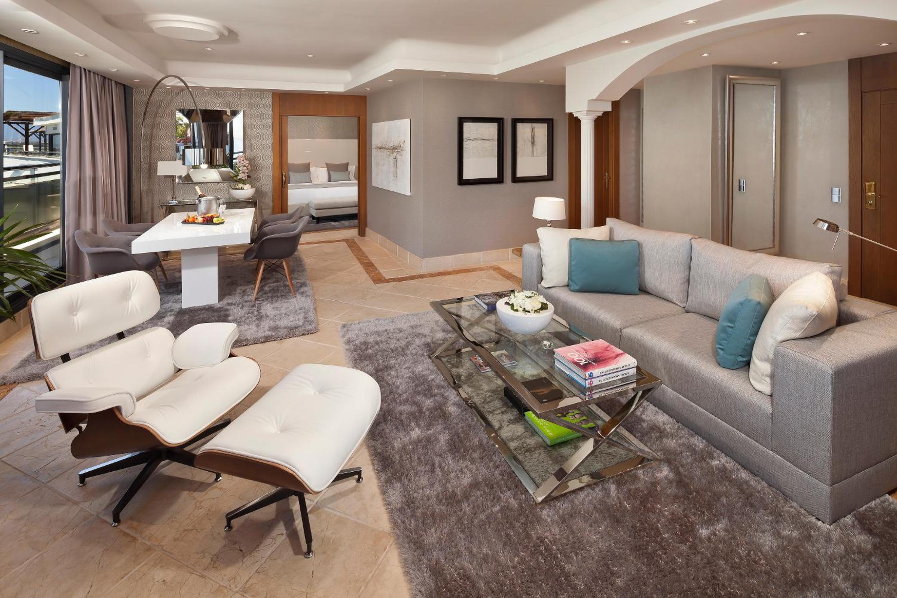 Red Level Penthouse Suite With Mediterranean View photo 3