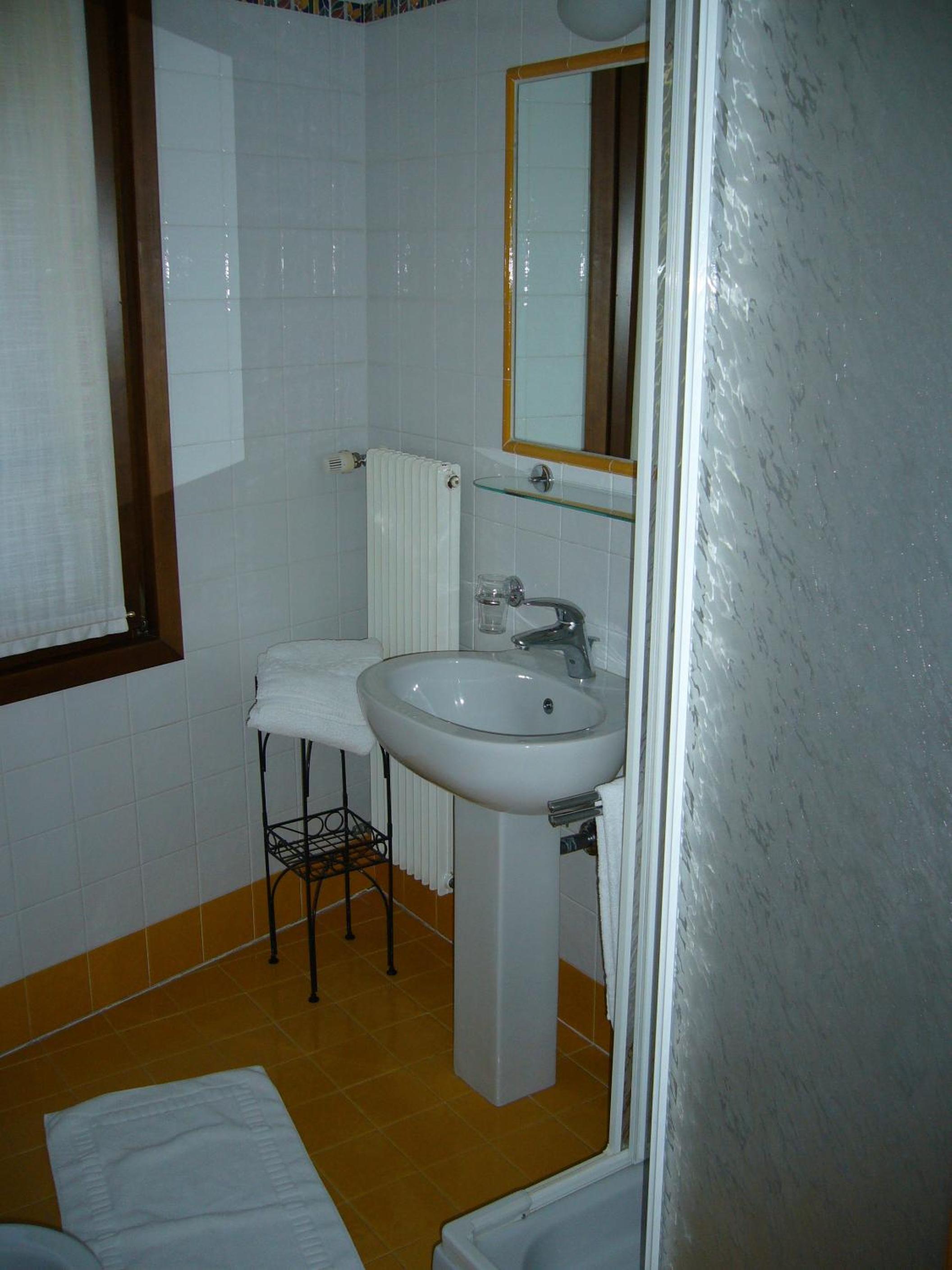 Large Double Room photo 2