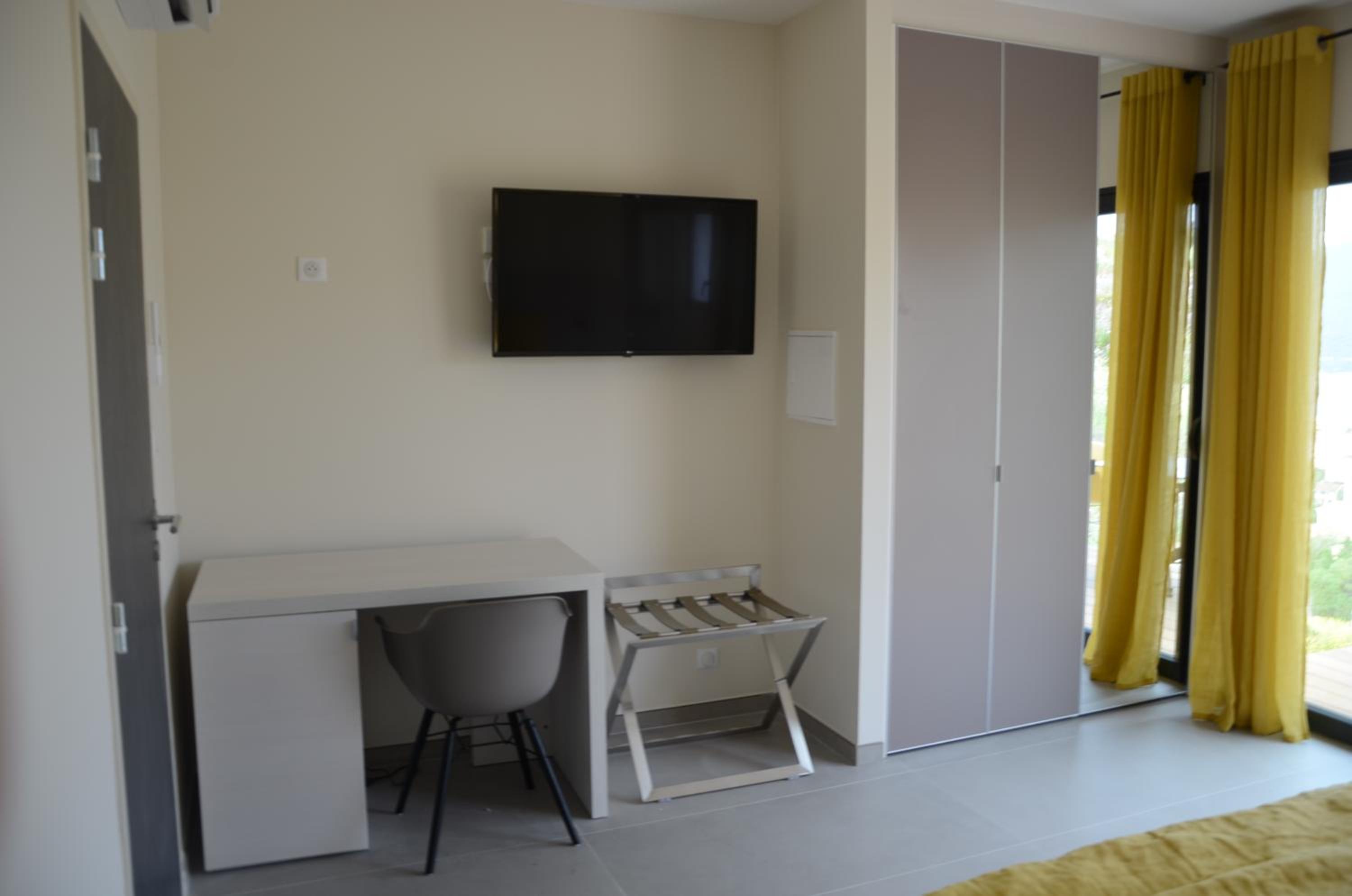 Double Room With Terrace And Sea View - Photo 2