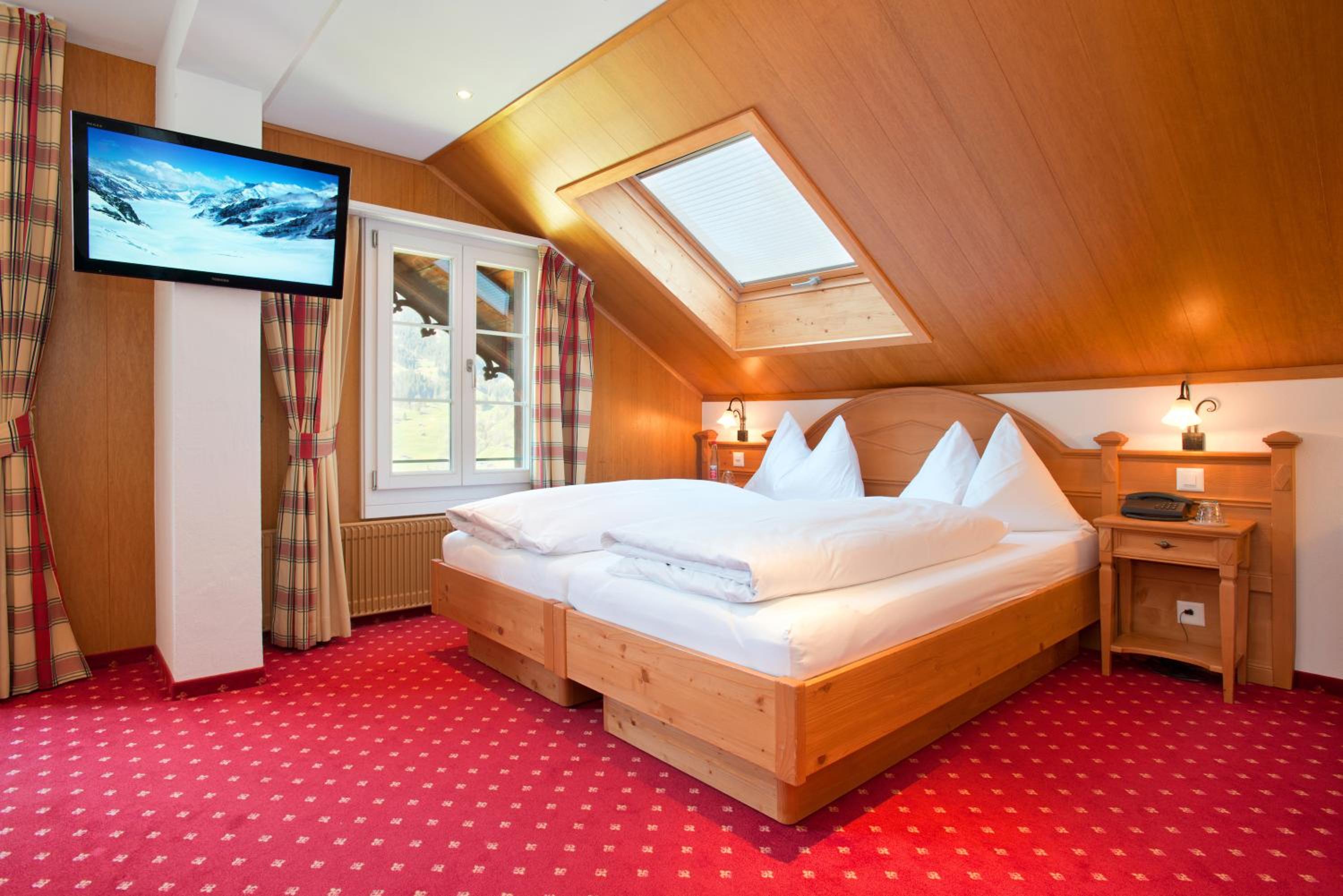 Superior Twin Room with Mountain View photo 2