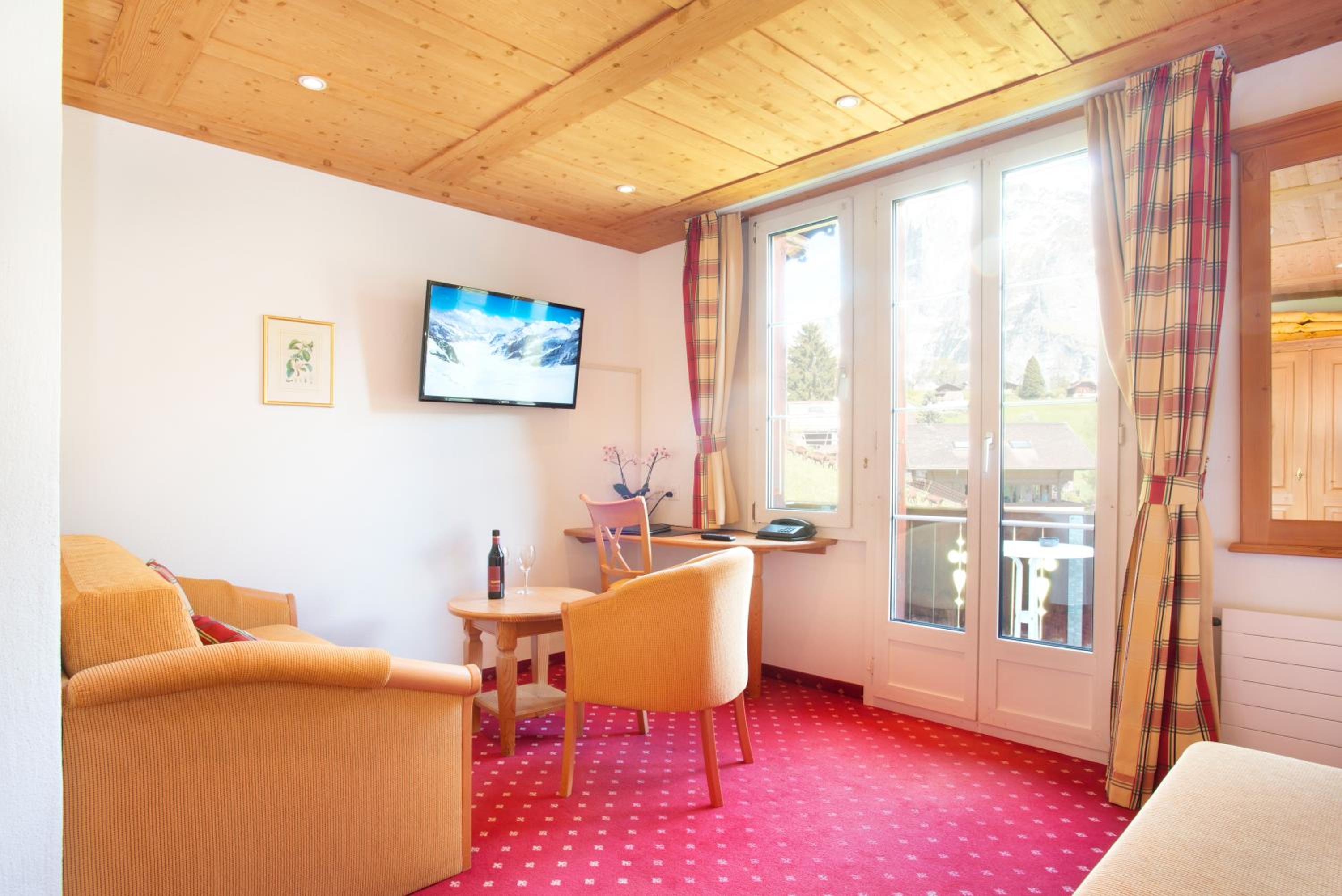 Superior Twin Room with Mountain View photo 1
