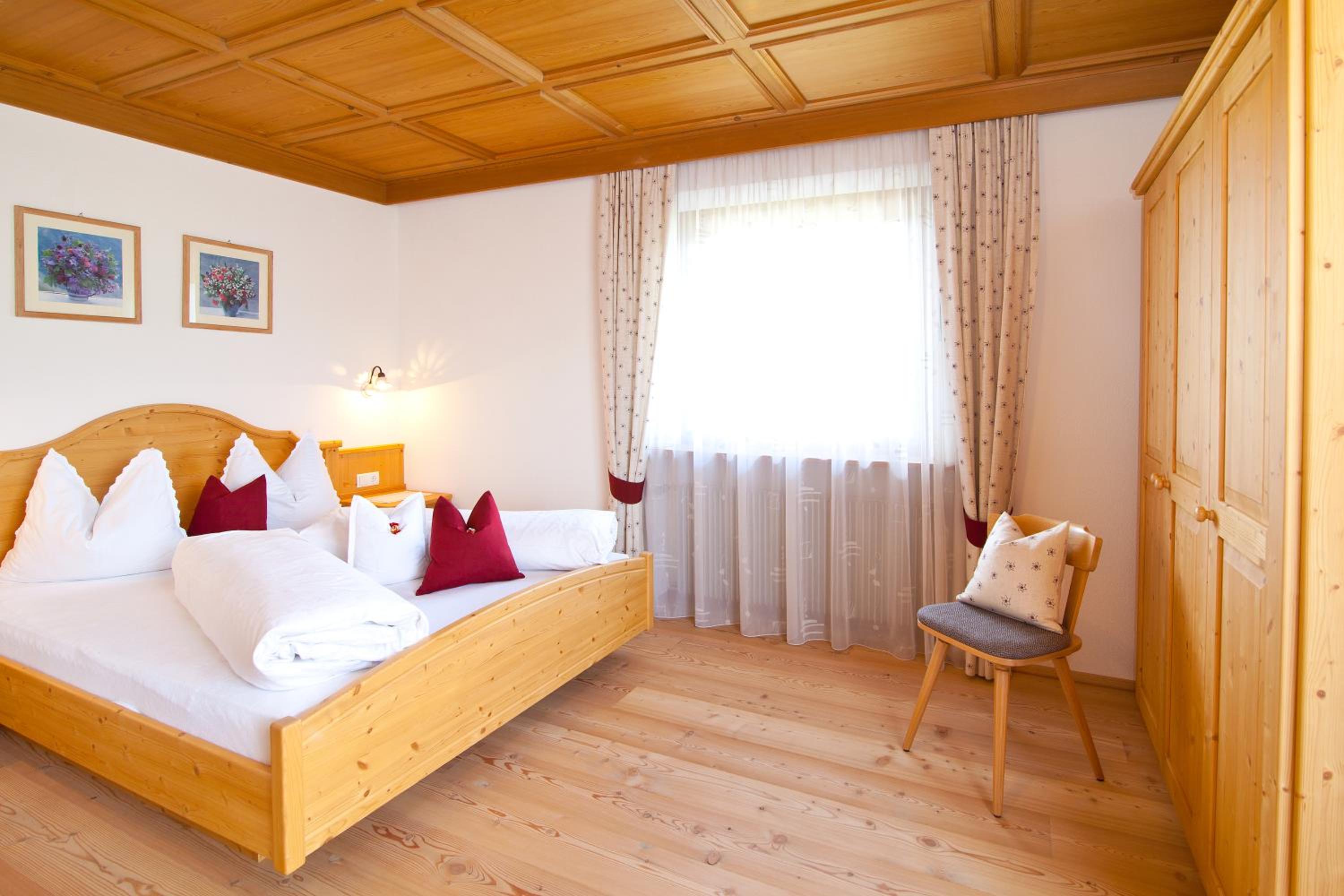 One-Bedroom Apartment with Balcony