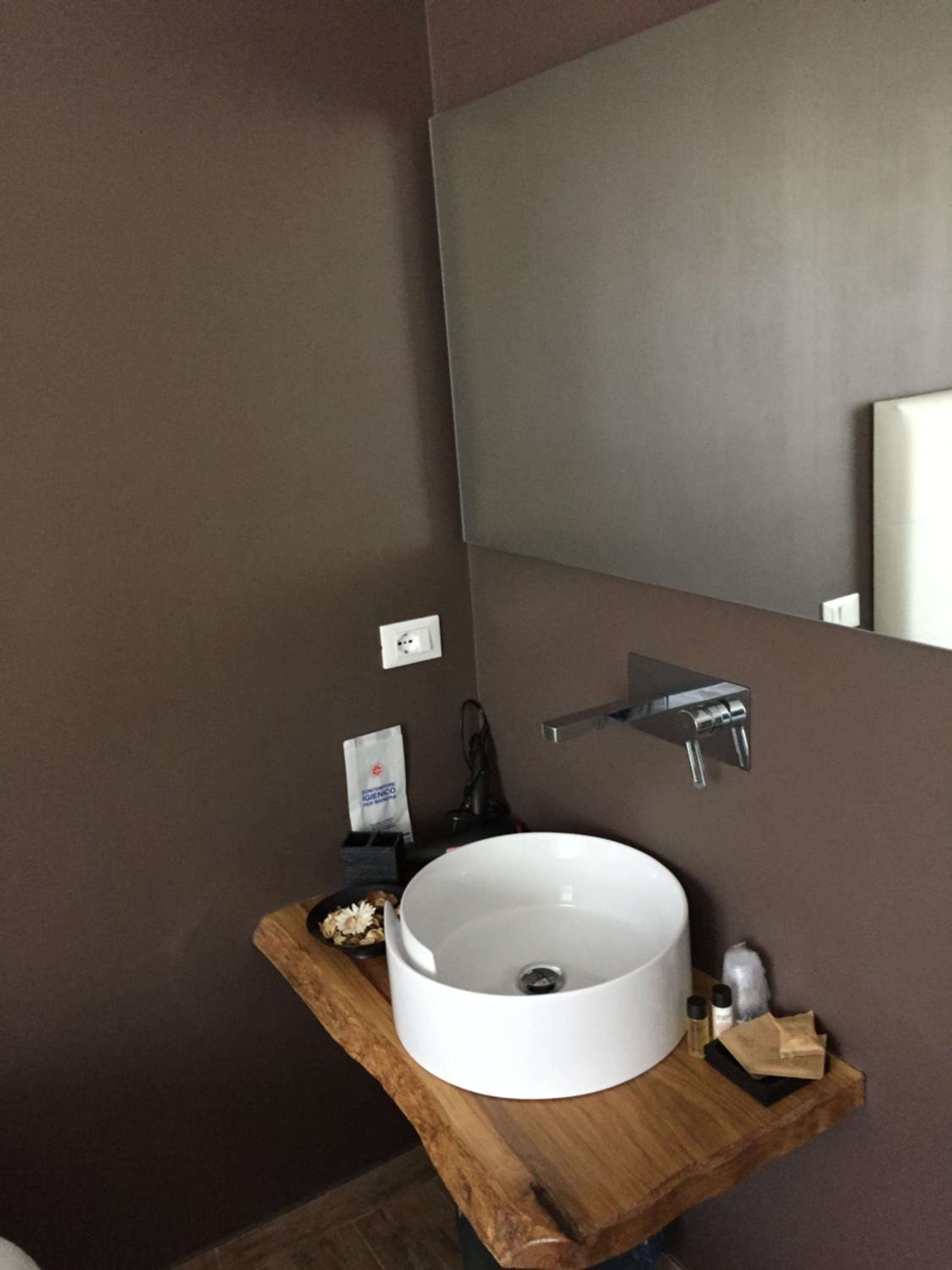 Standard Double or Twin Room with Garden View - Photo 5
