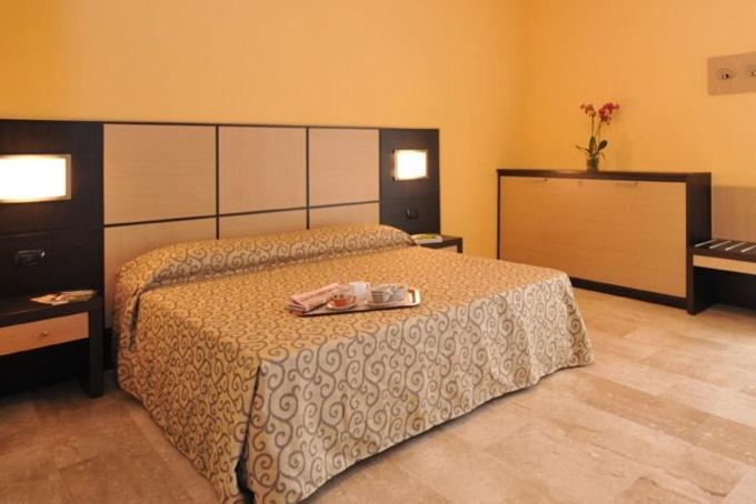 Double or Twin Room photo 1