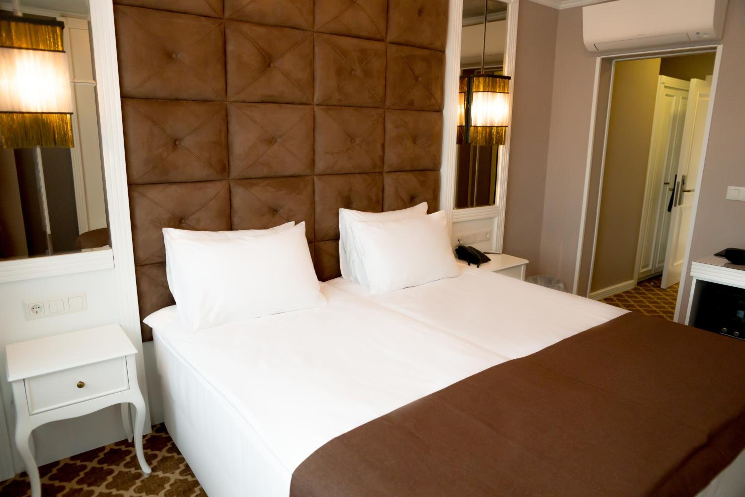 Double or Twin Room - Photo 1