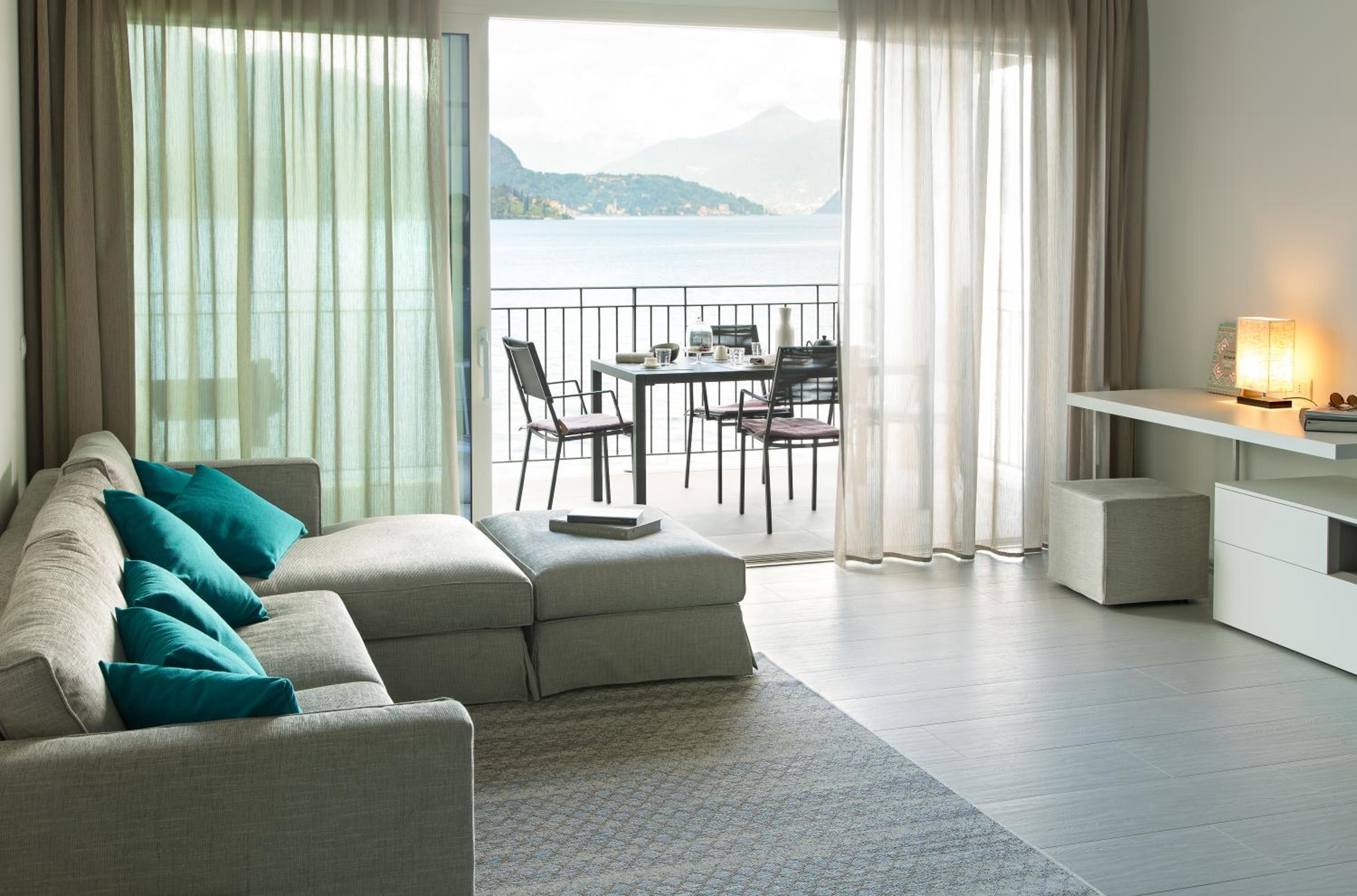 Apartment with Lake View