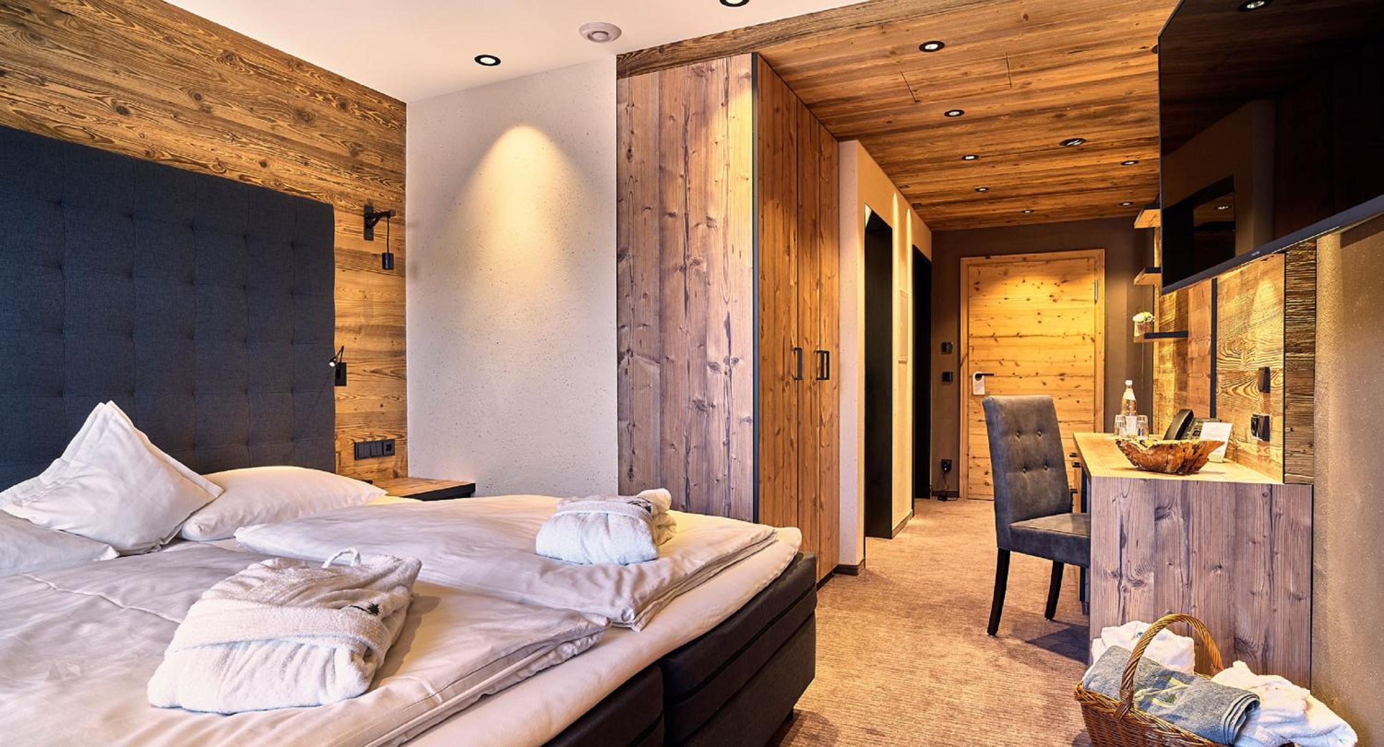 Deluxe Double Room with Balcony photo 1