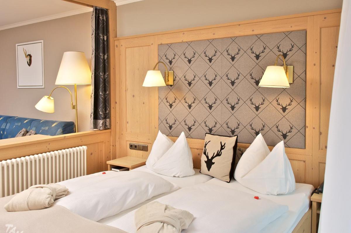 Deluxe Double Room with Balcony photo 2
