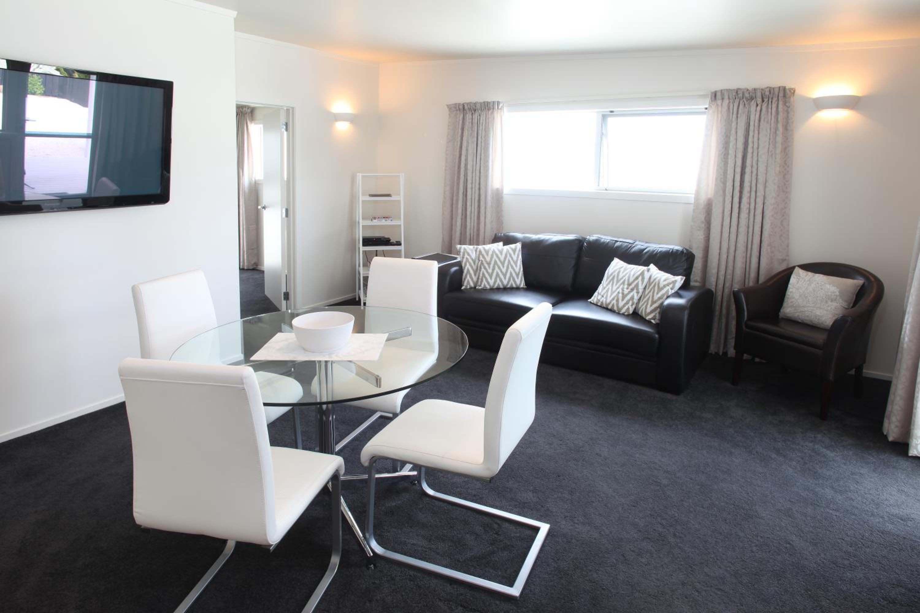 Luxury One-Bedroom Apartment - Unit 2 - Photo 12