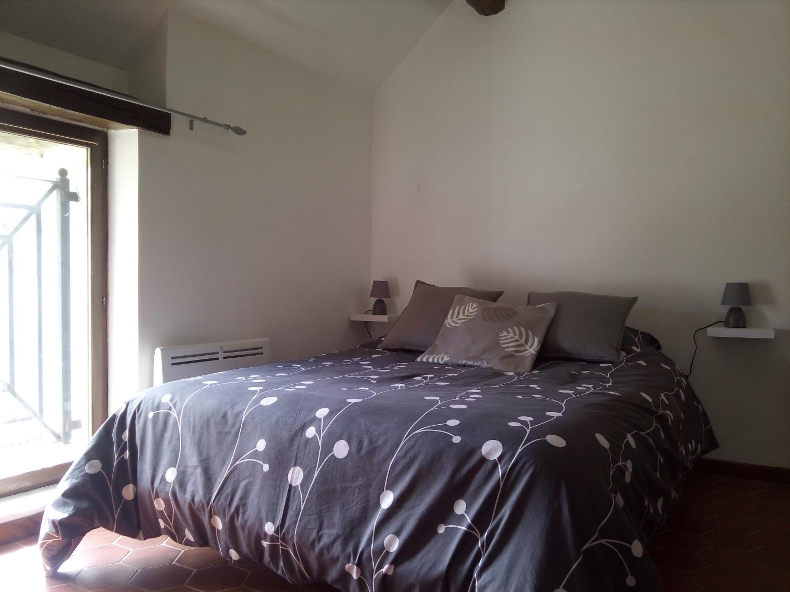 Double Room - Photo 8