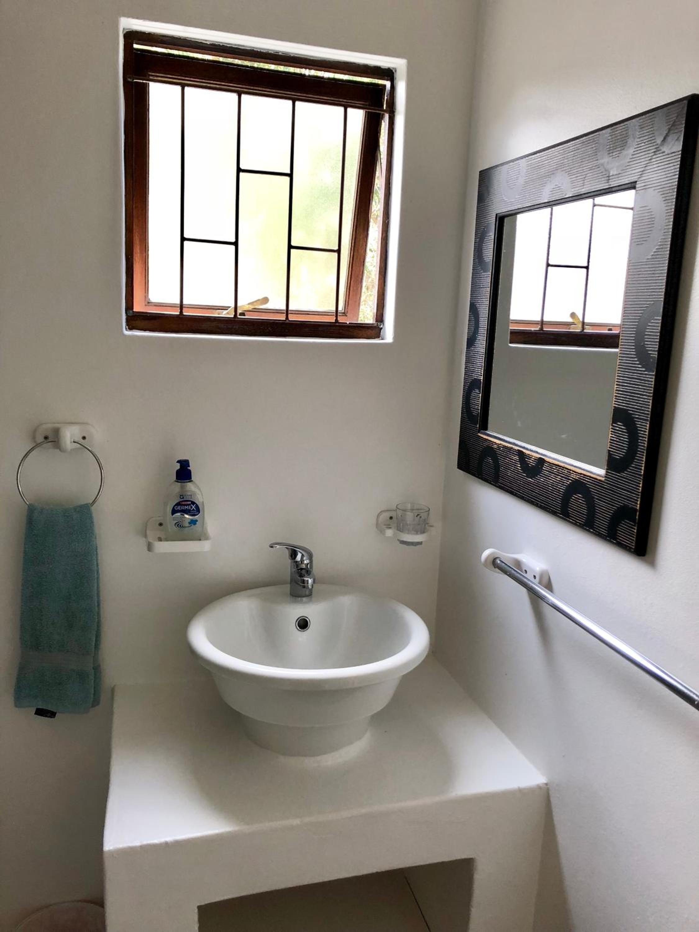 Family Room with Private Bathroom photo 2