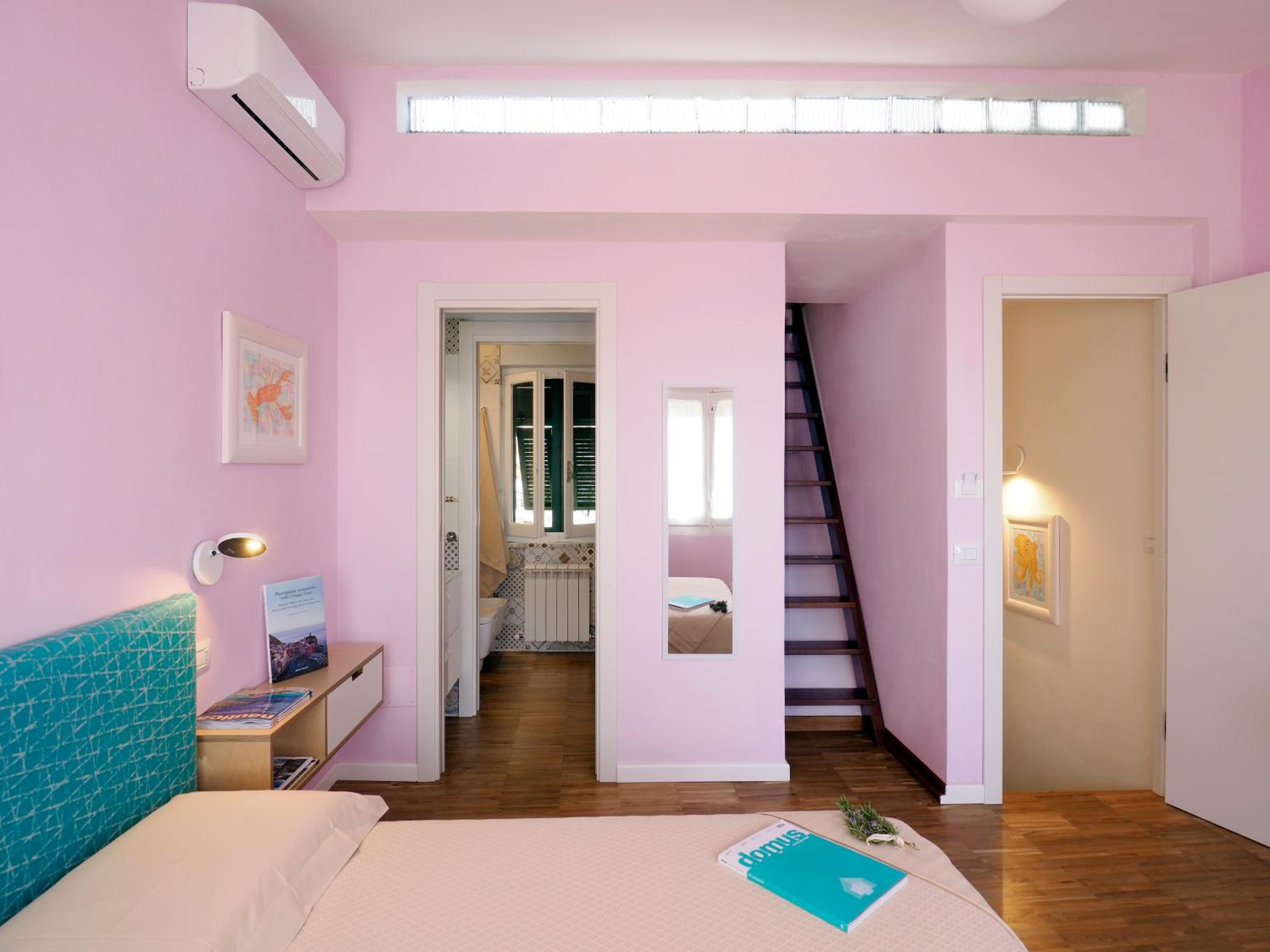 Deluxe Double Room with Balcony and Sea View - Photo 18