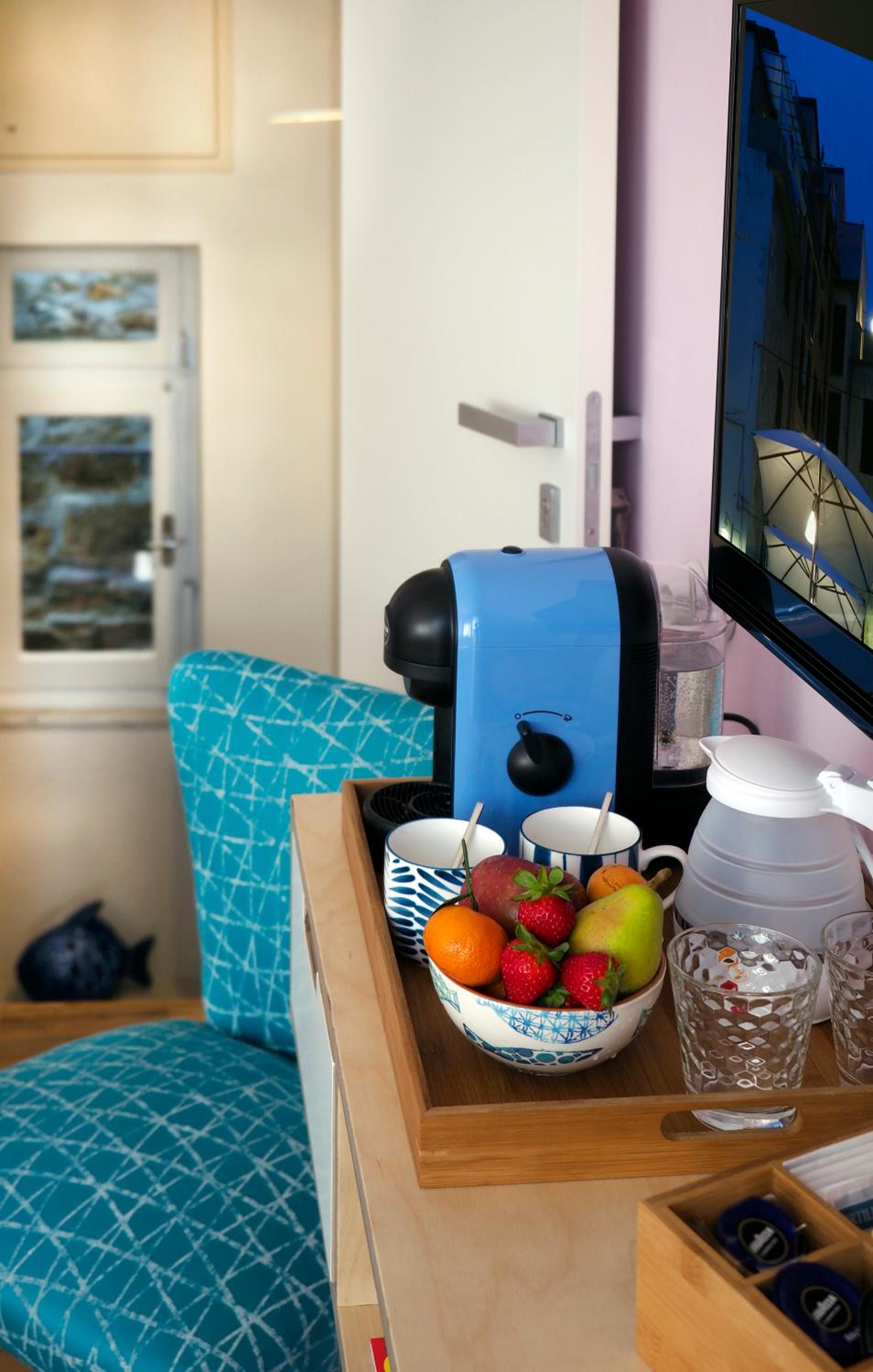 Deluxe Double Room with Balcony and Sea View - Photo 7