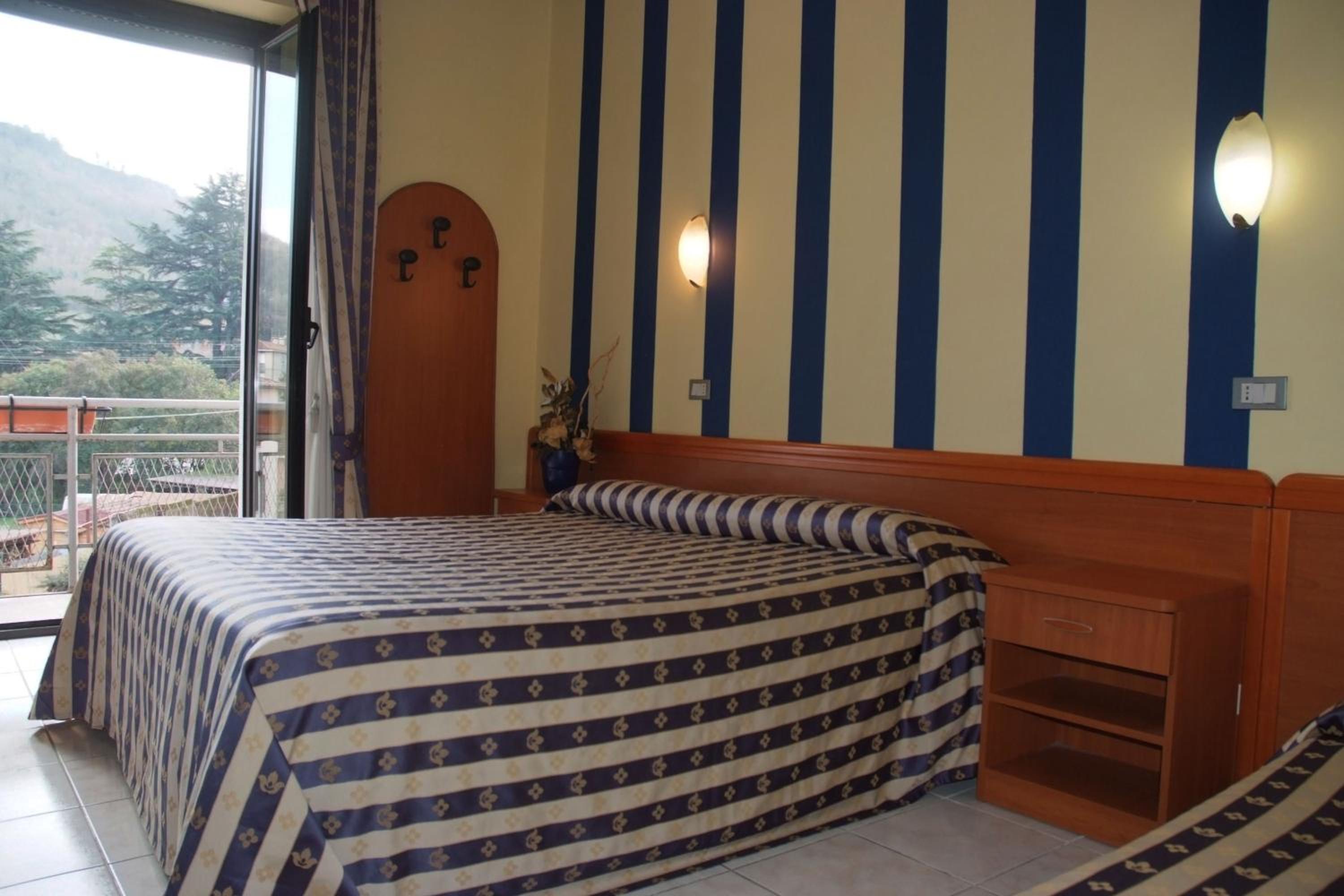 Triple Room - Photo 5