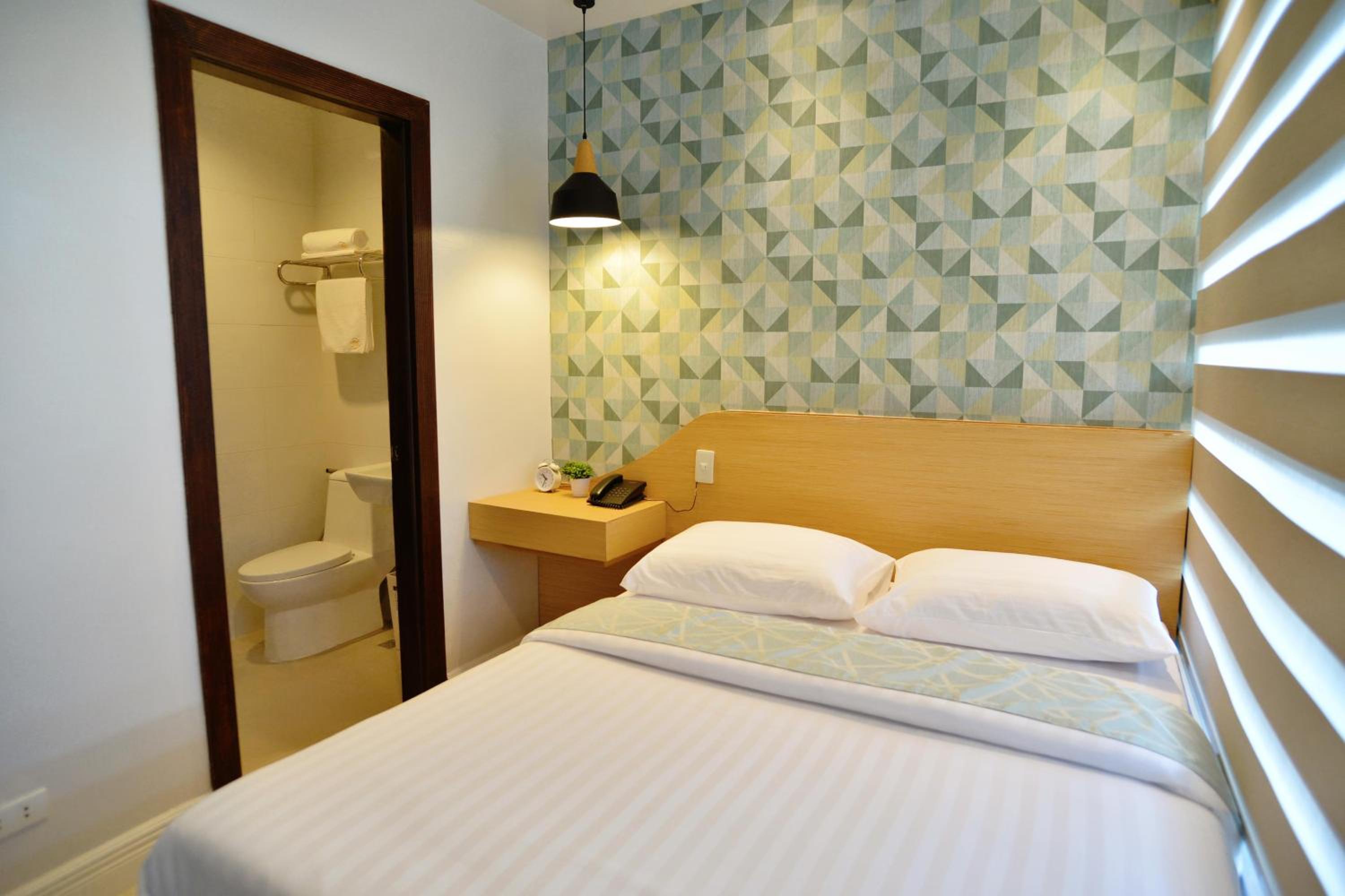 Deluxe Double or Twin Room - Photo 2