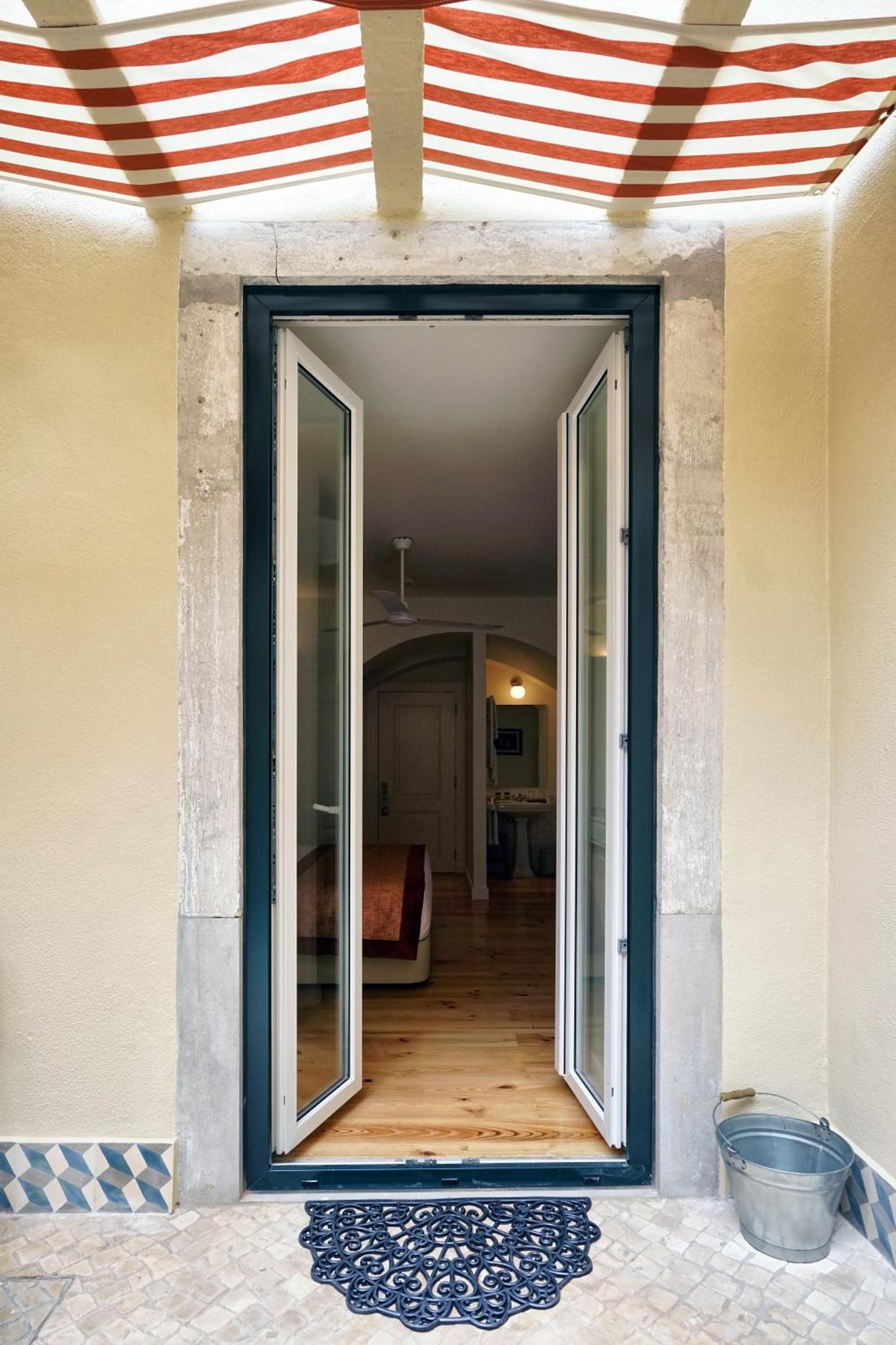 Superior Double or Twin Room with Patio photo 1
