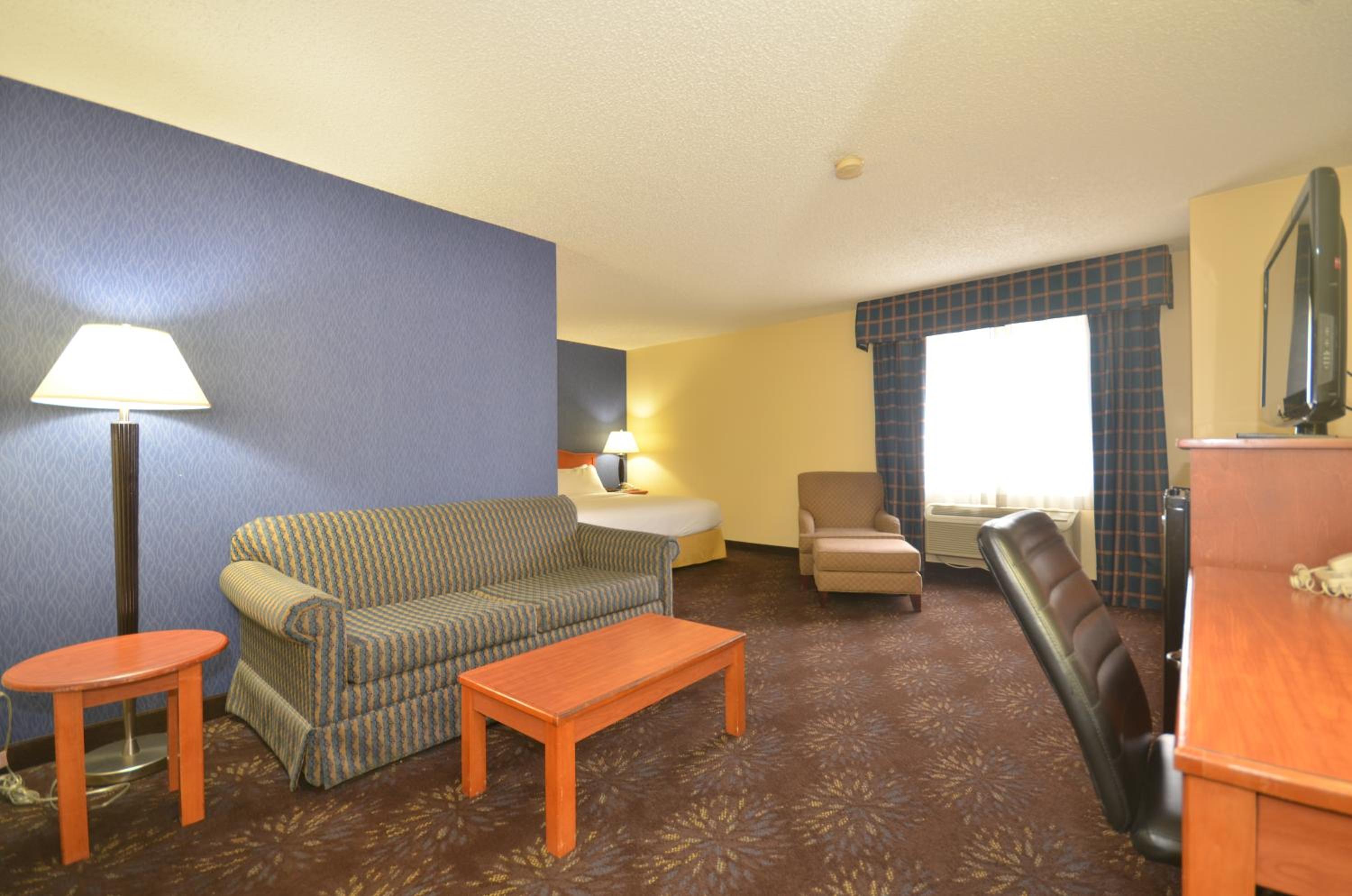 Deluxe King Studio Suite - Non-Smoking - Photo 6