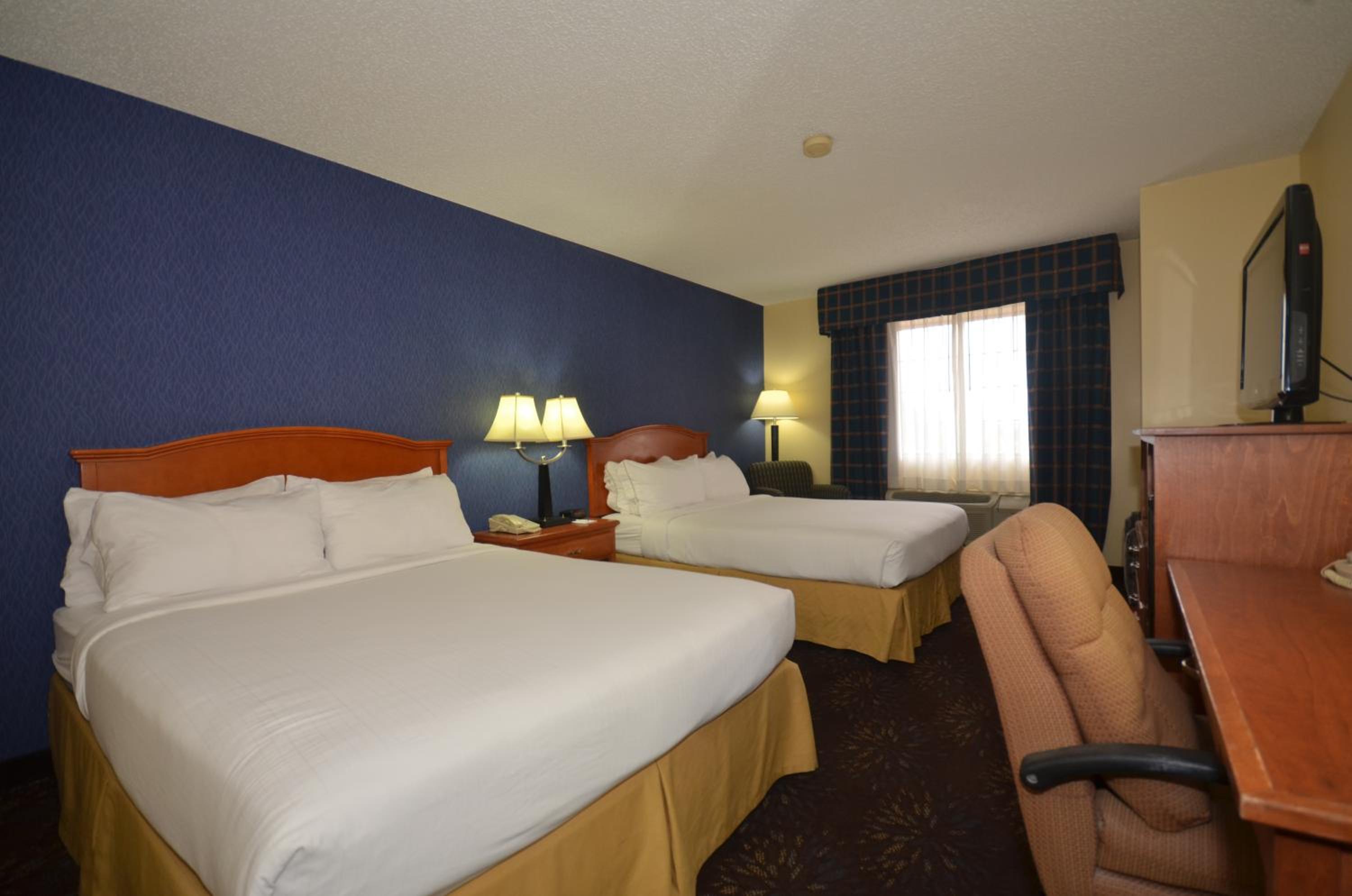 Double Room with Two Double Beds - Non-Smoking - Photo 2