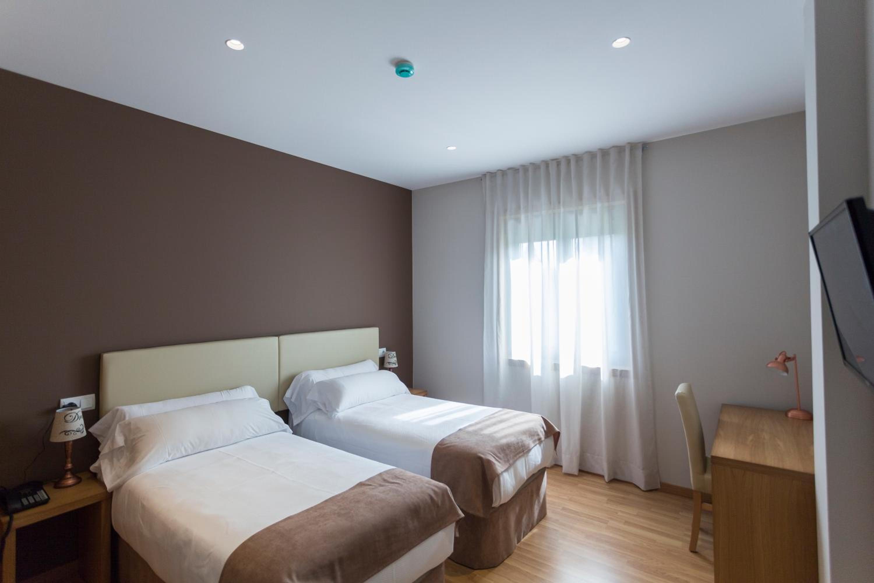 Double or Twin Room - Photo 1