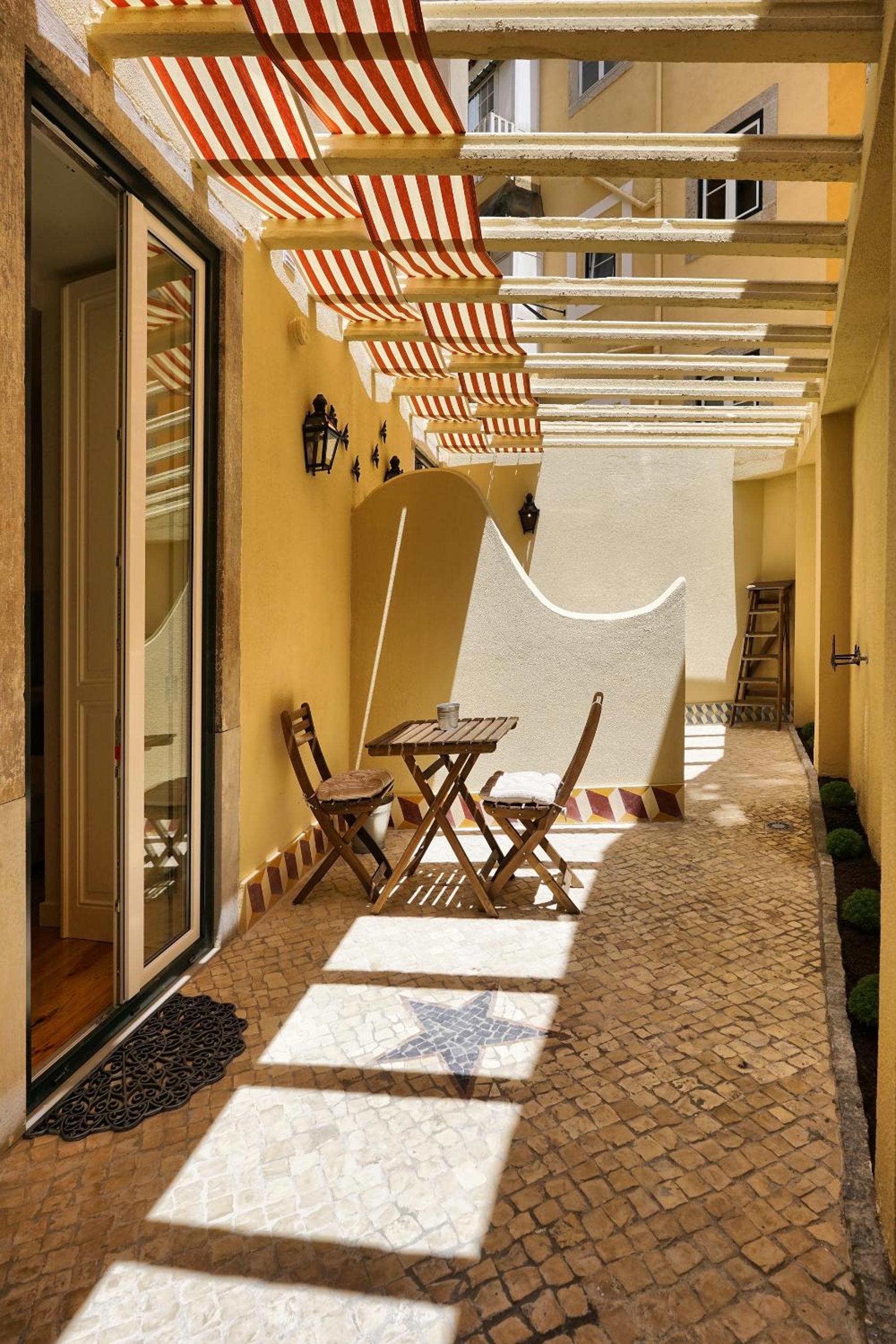 Deluxe Double or Twin Room with Patio photo 2