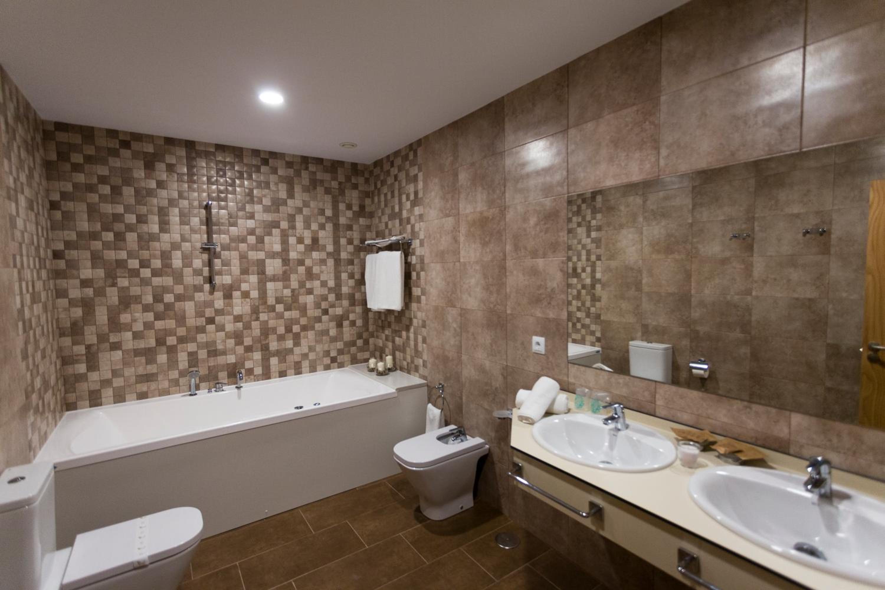 Suite - Photo 3