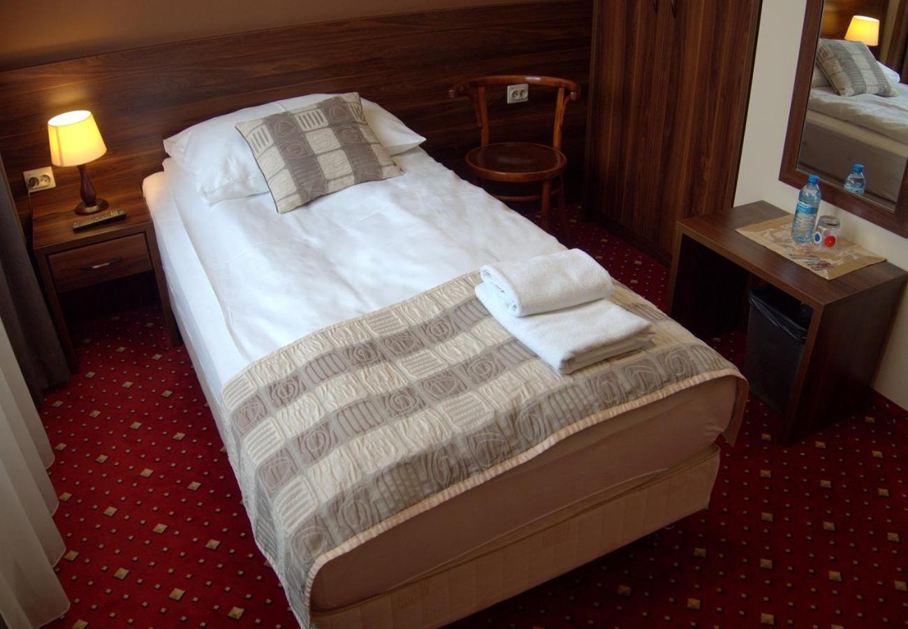 Single Room photo 3