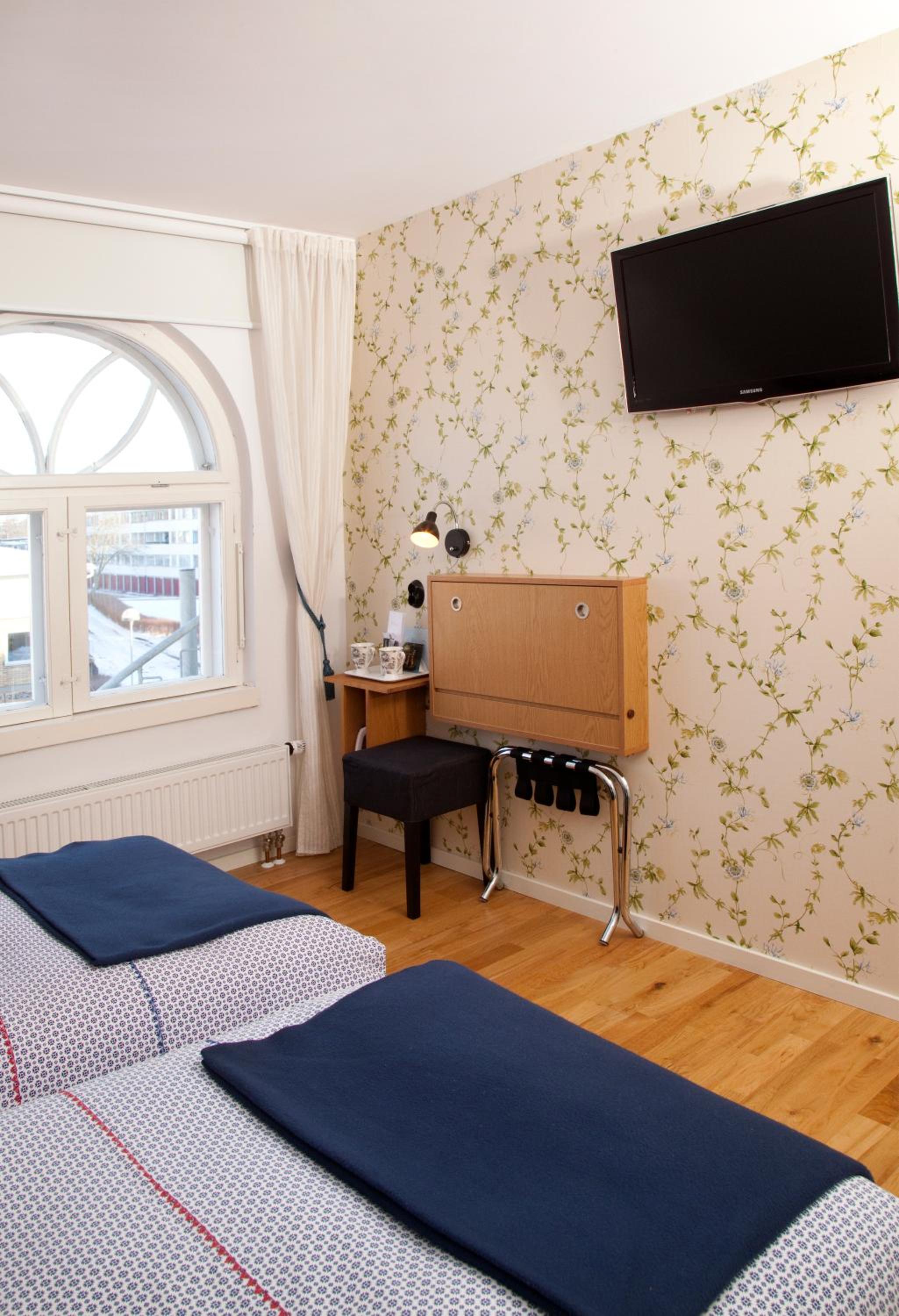 Twin Room - Photo 15