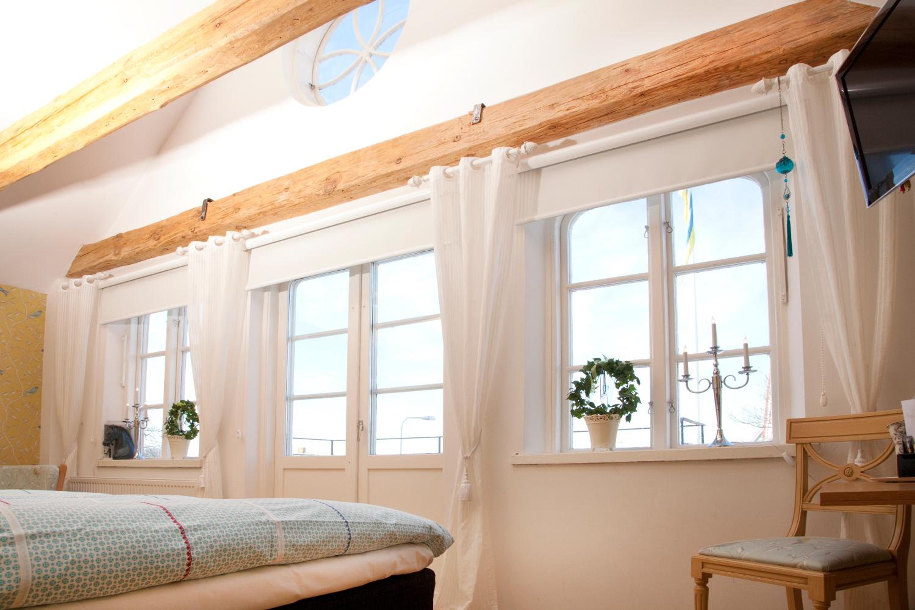Twin Room - Photo 4
