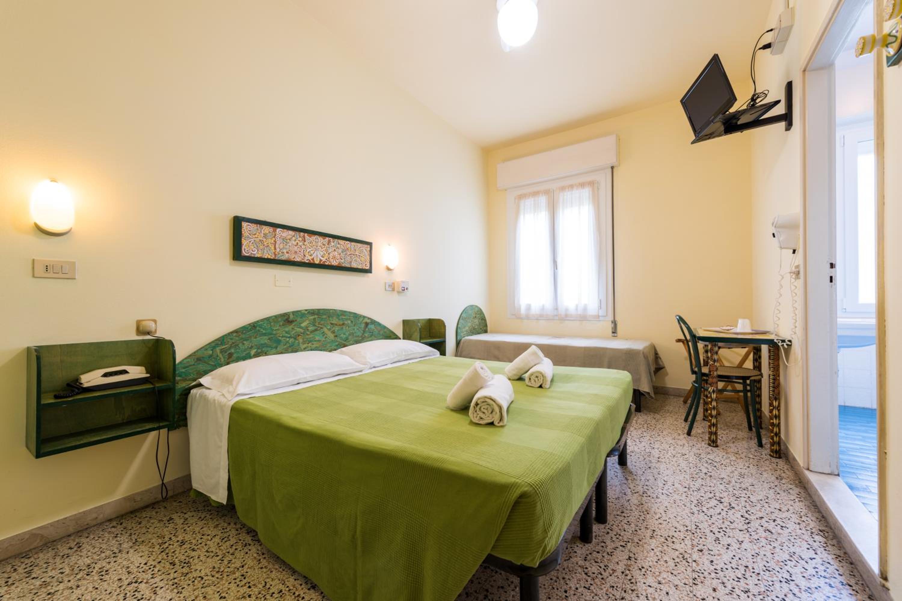 Triple Room - Photo 5