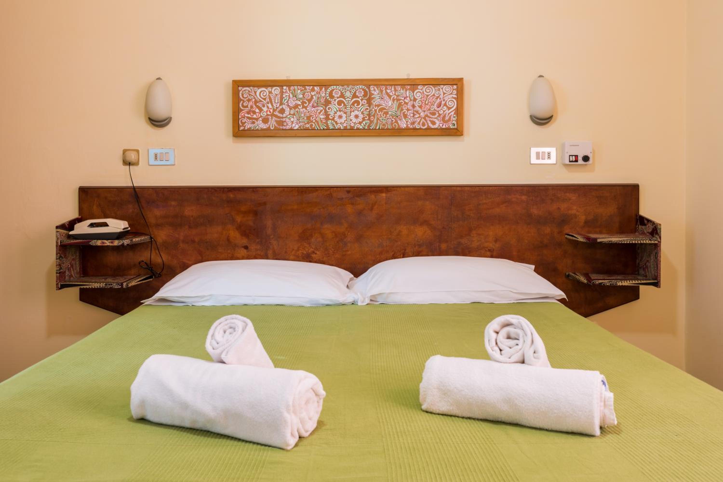 Double or Twin Room photo 2