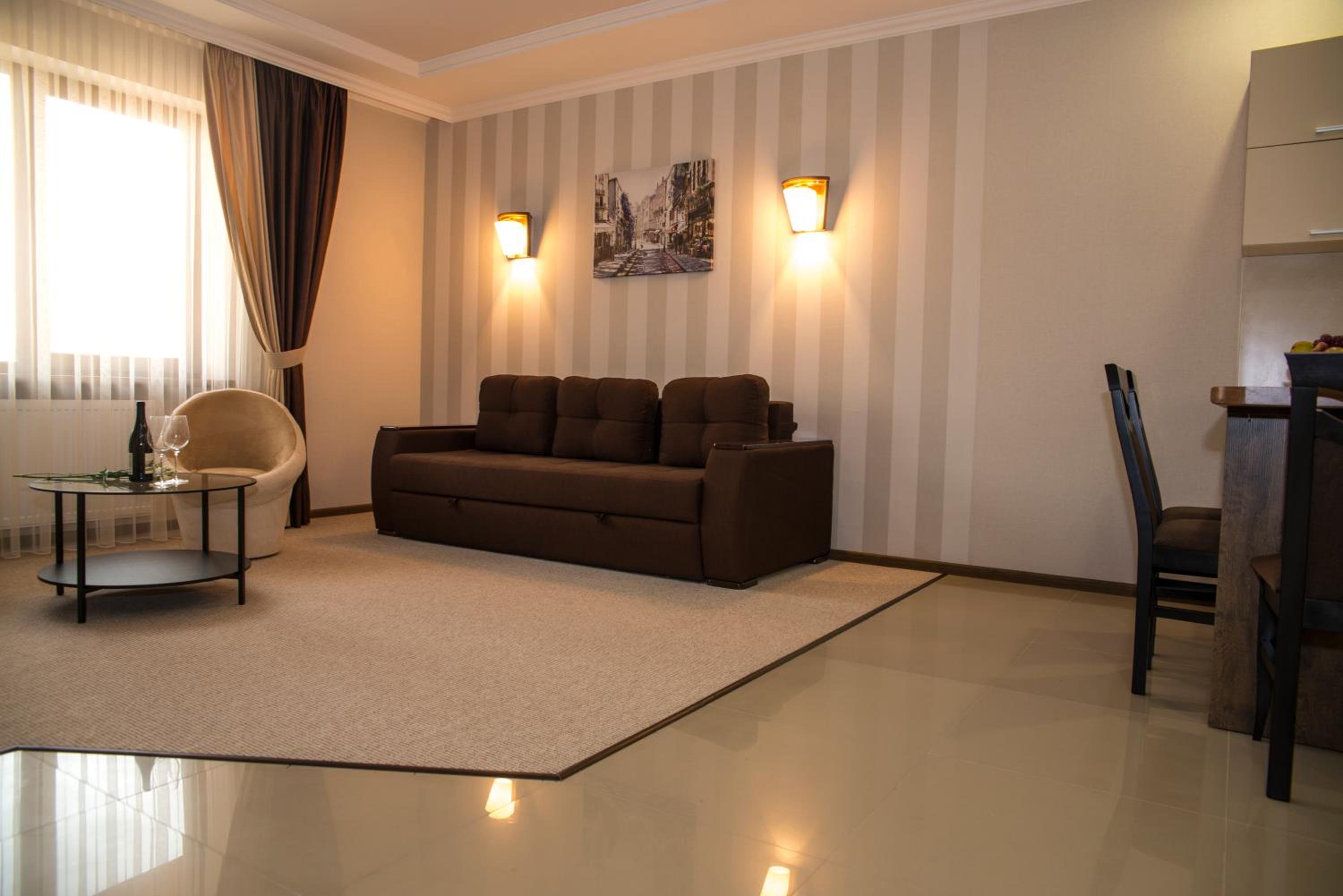 Apartment with Mountain View photo 3