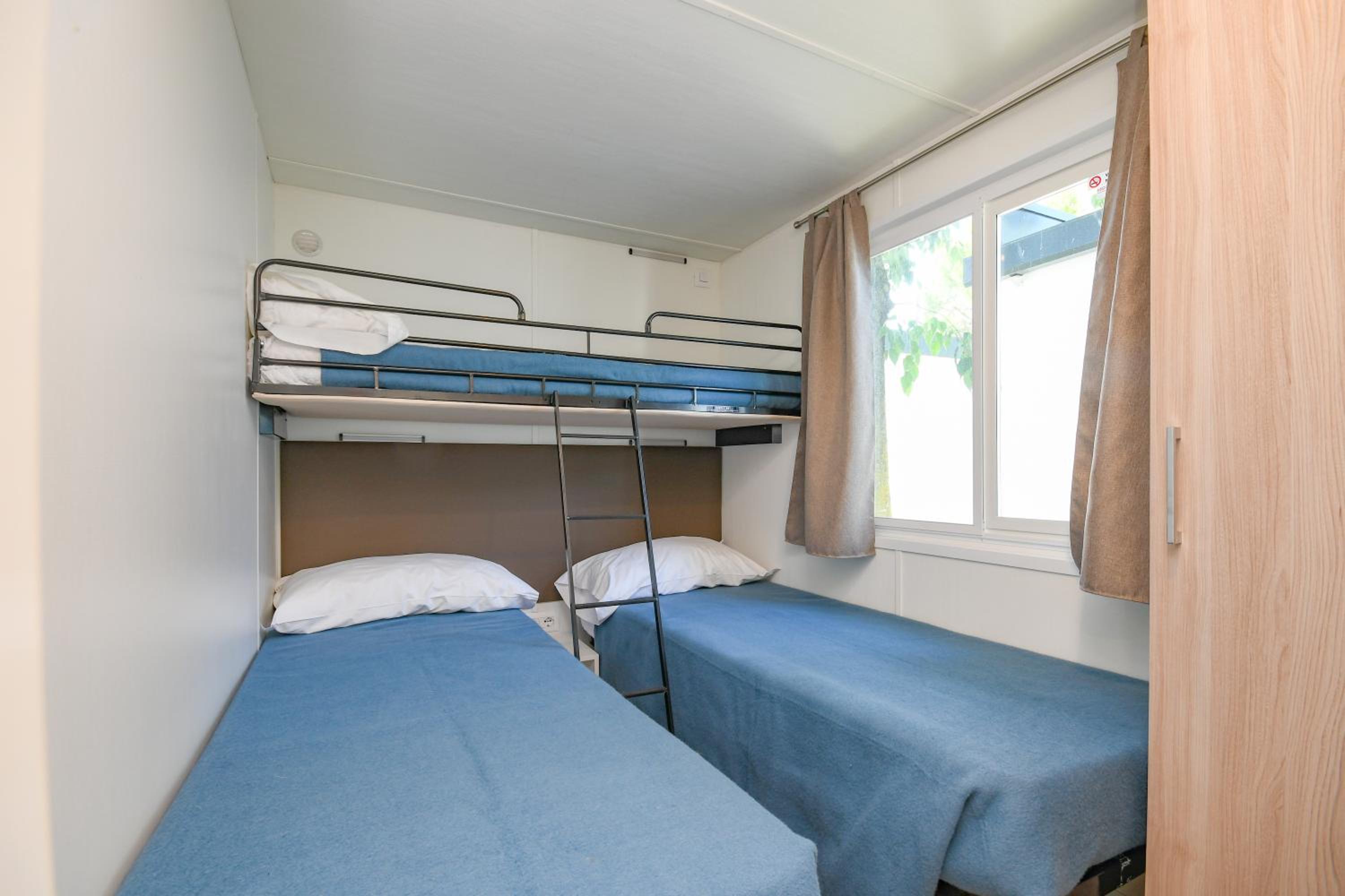 Two-Bedroom Mobile Home Deluxe  photo 1