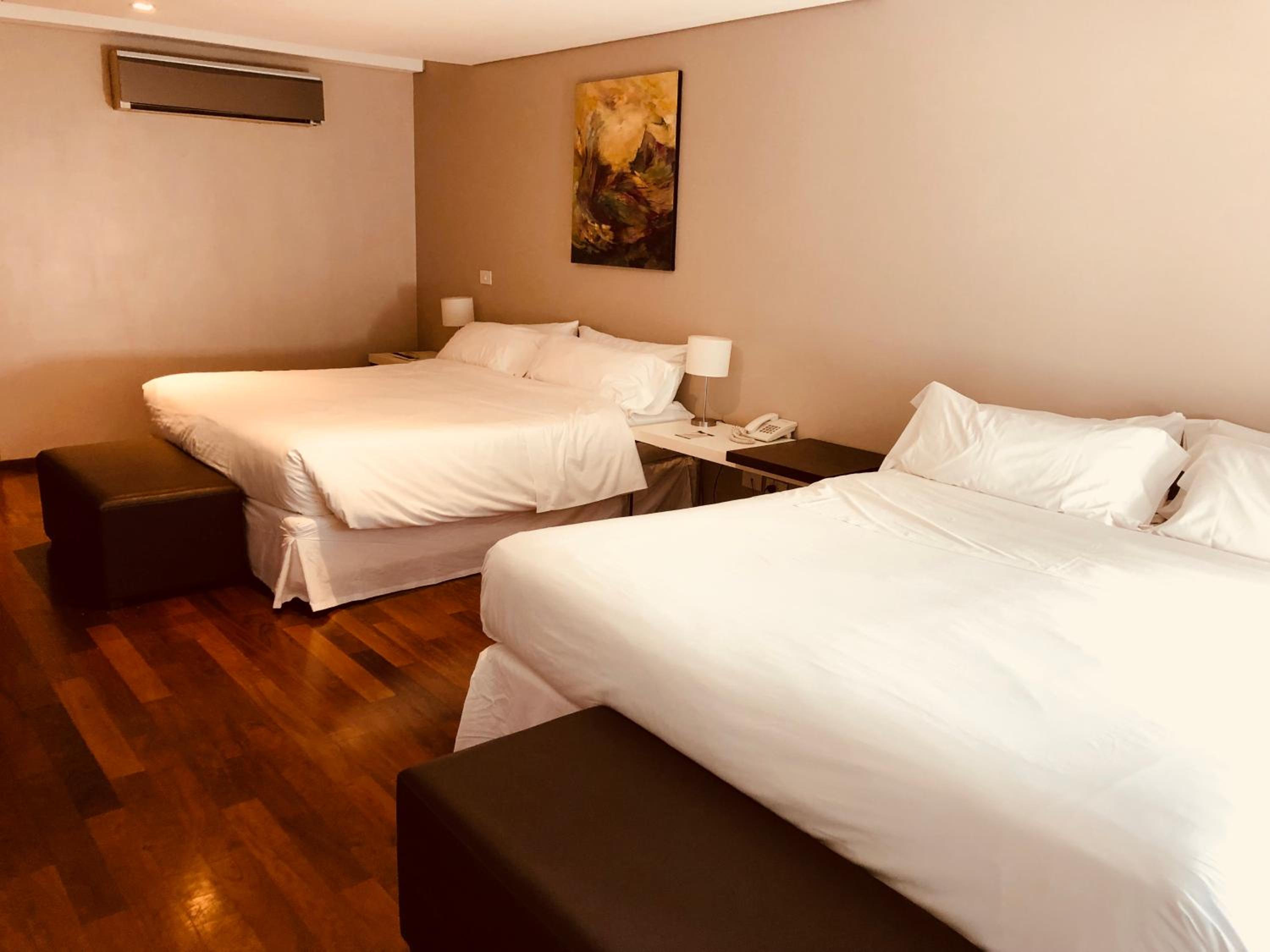 Double Room with Two Double Beds photo 3