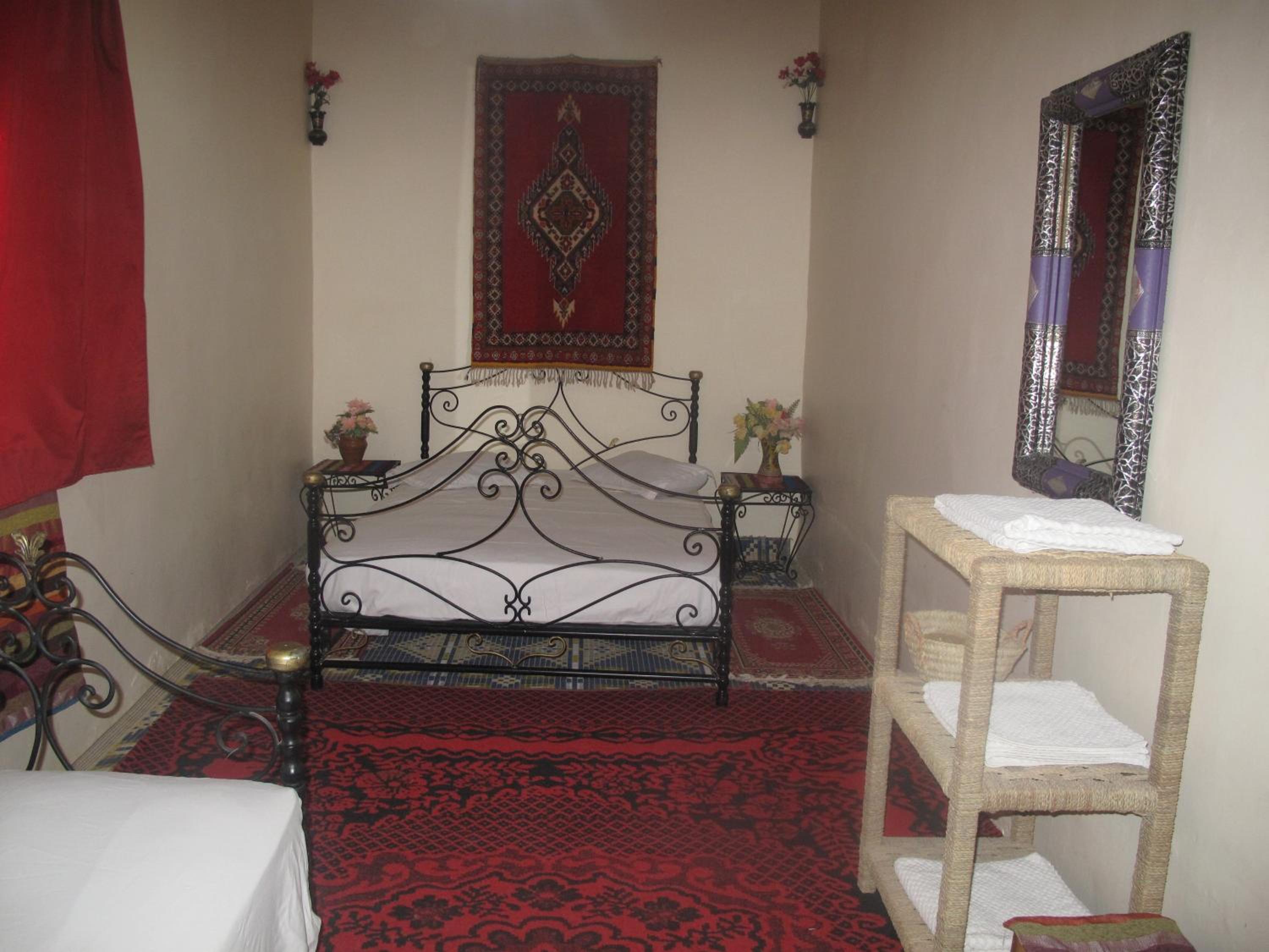 Standard Triple Room - Photo 9