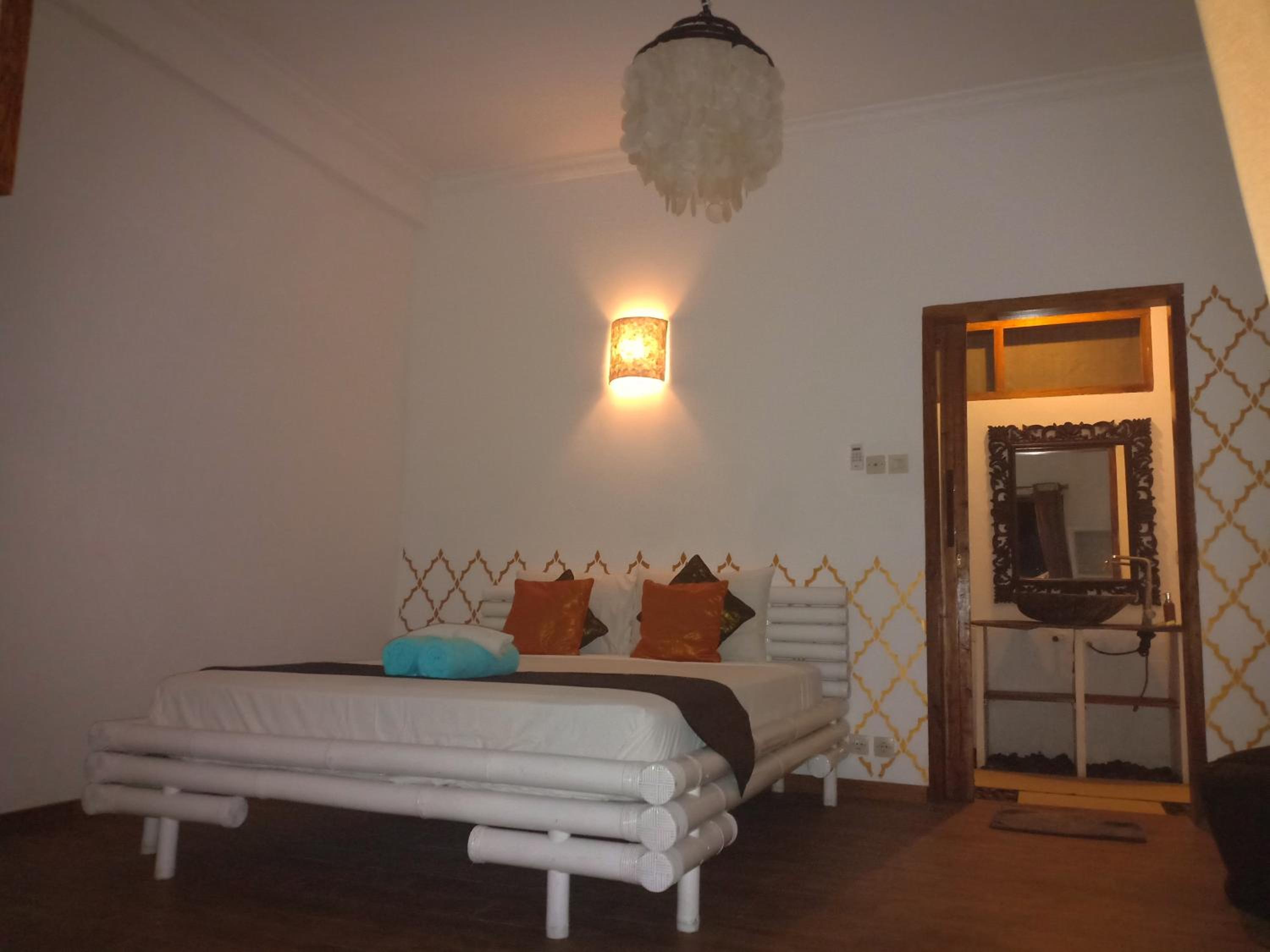 Bungalow with Garden View - Photo 1