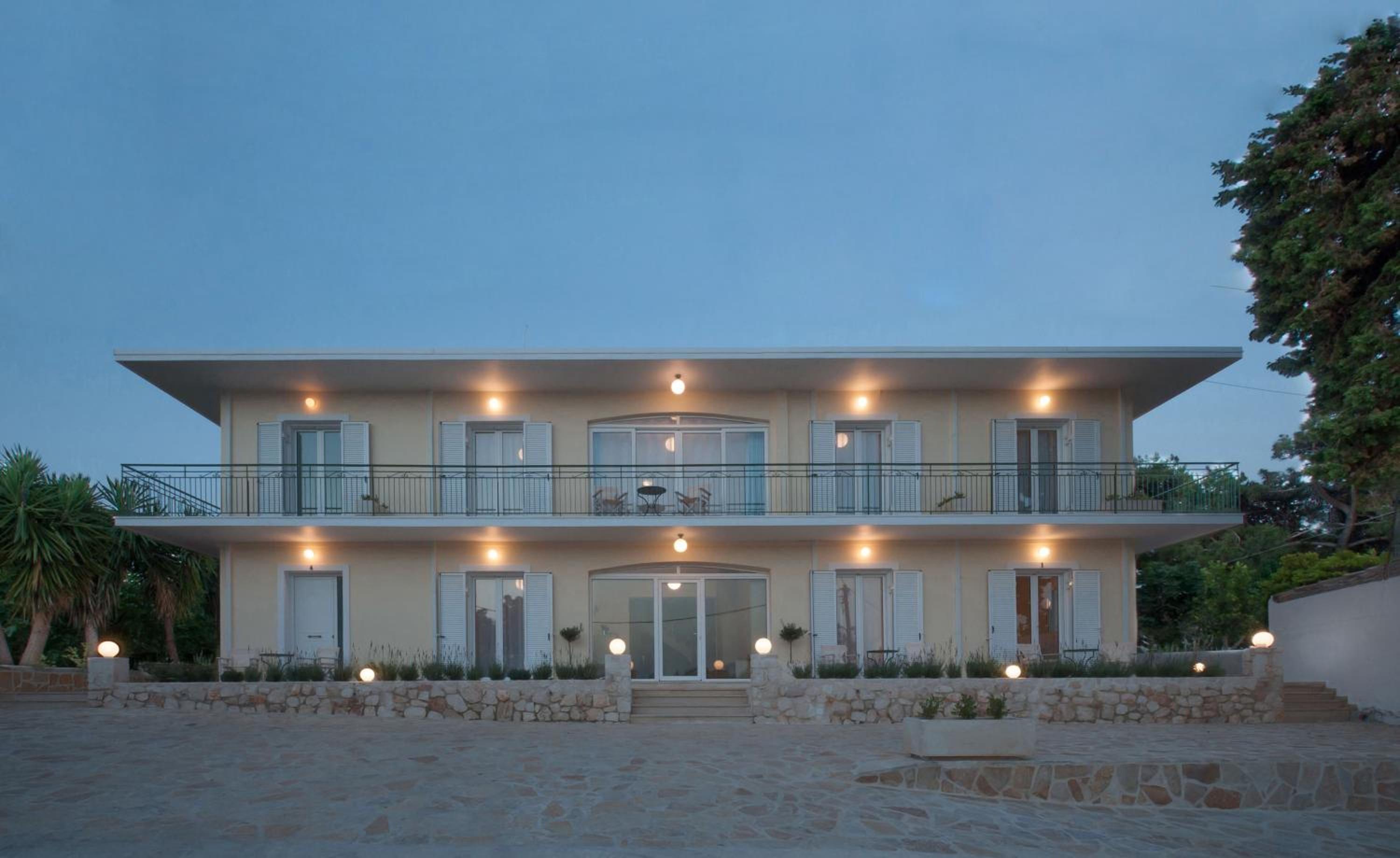 Deluxe Studio with Sea View - Photo 16