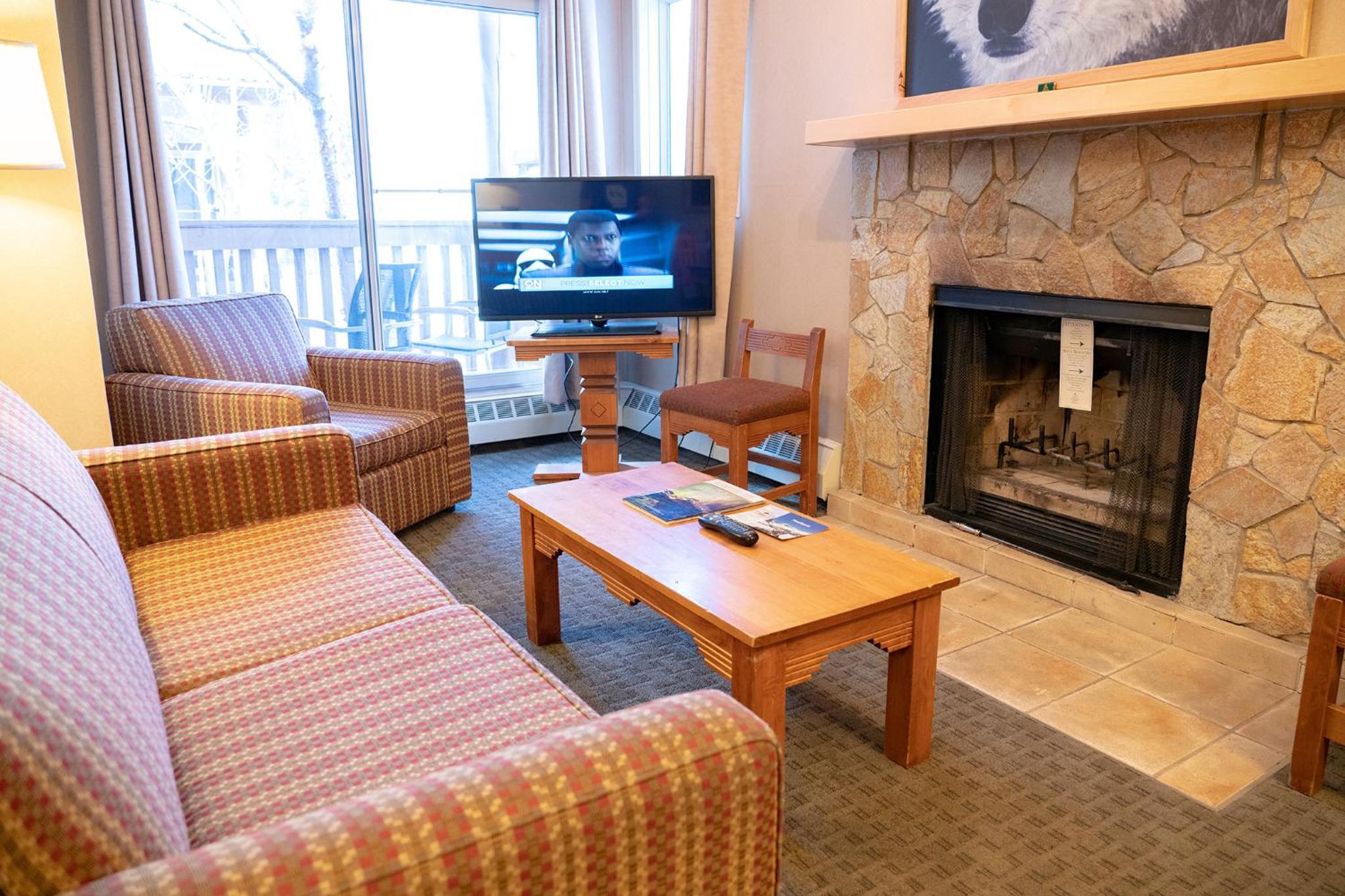 Two-Bedroom Suite - Photo 7